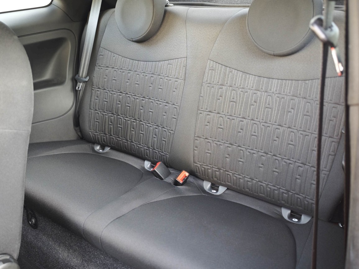 FIAT 500 1.0 Hybrid Cult Edition-image-8