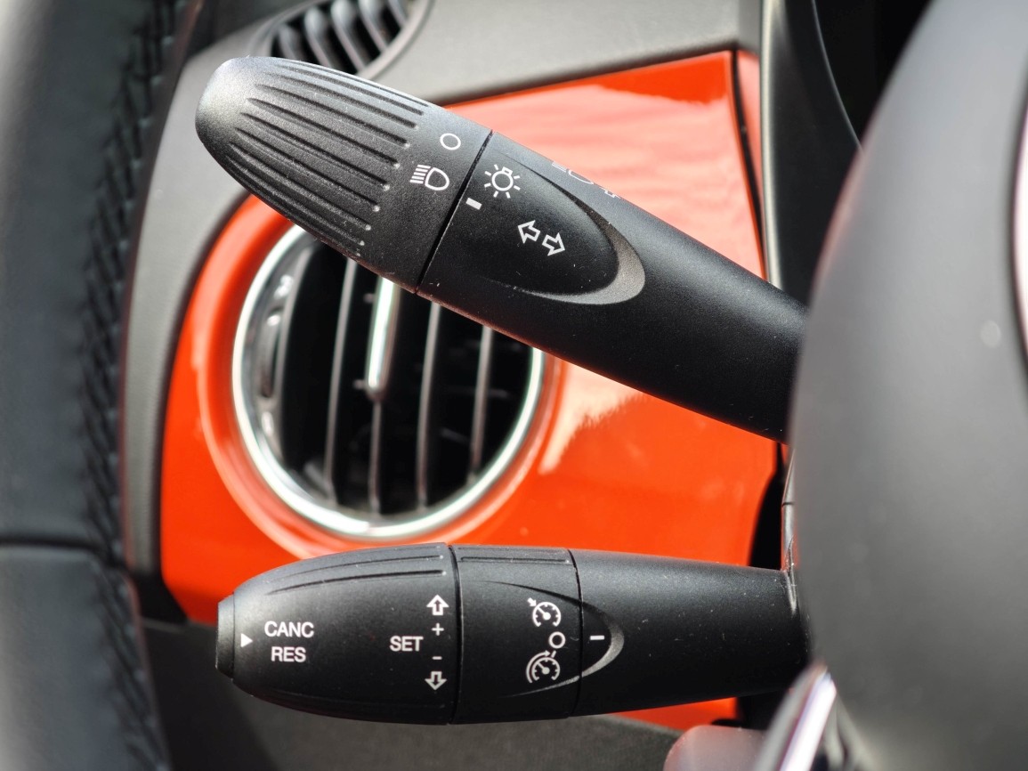 FIAT 500 1.0 Hybrid Cult Edition-image-6