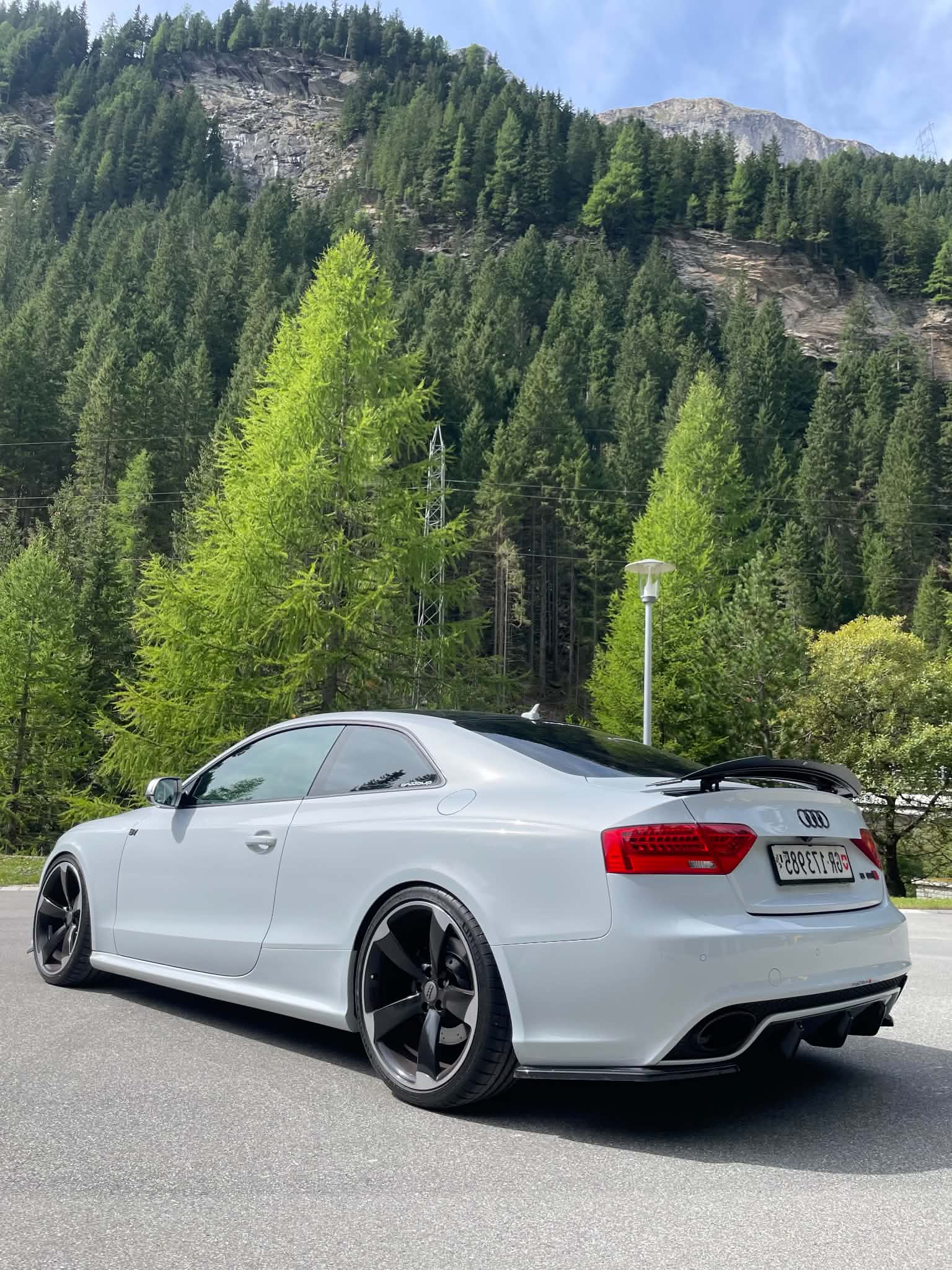 AUDI 4.2 V8 FSI quattro S-Tronic-image-1
