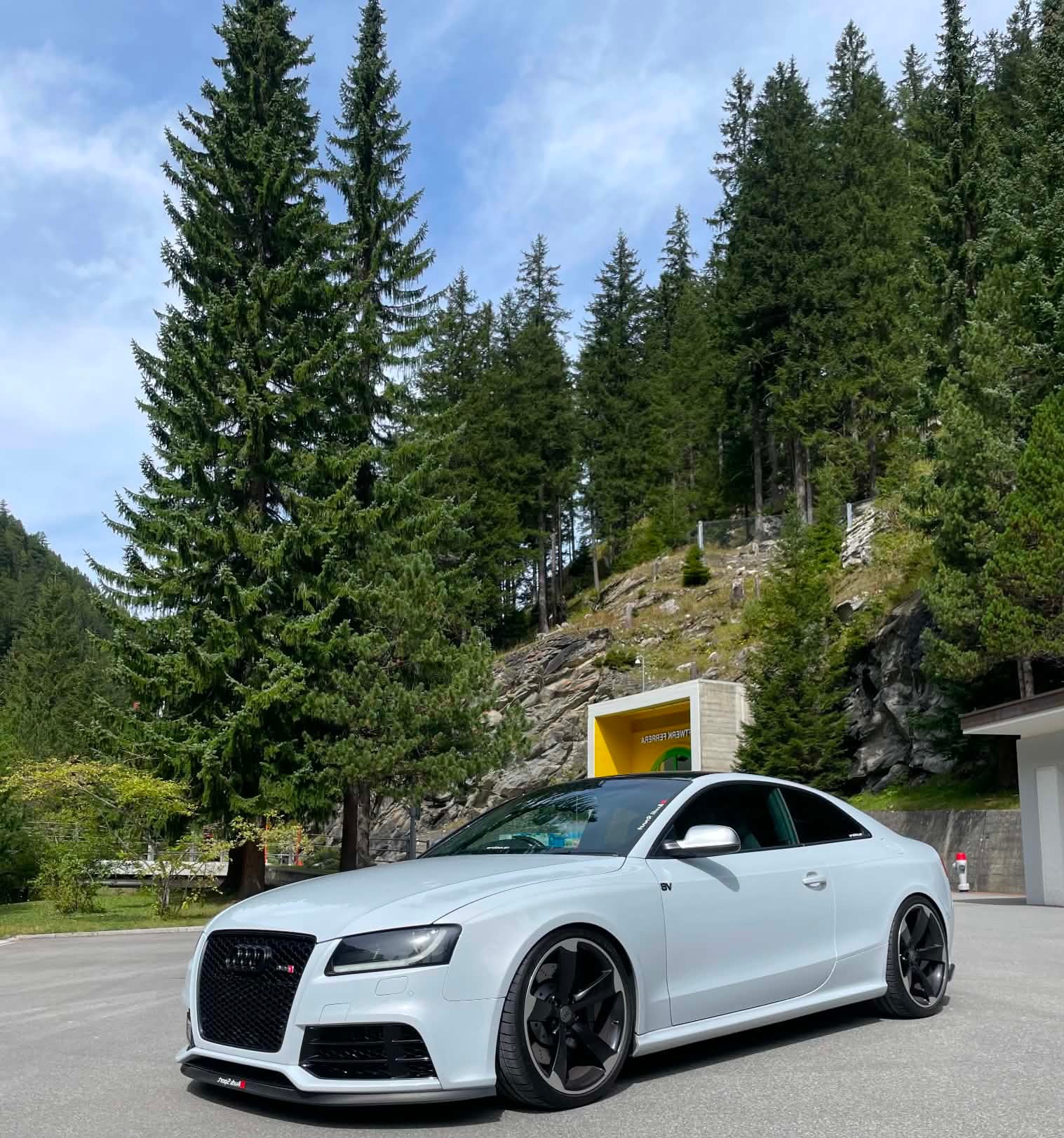 Car photo