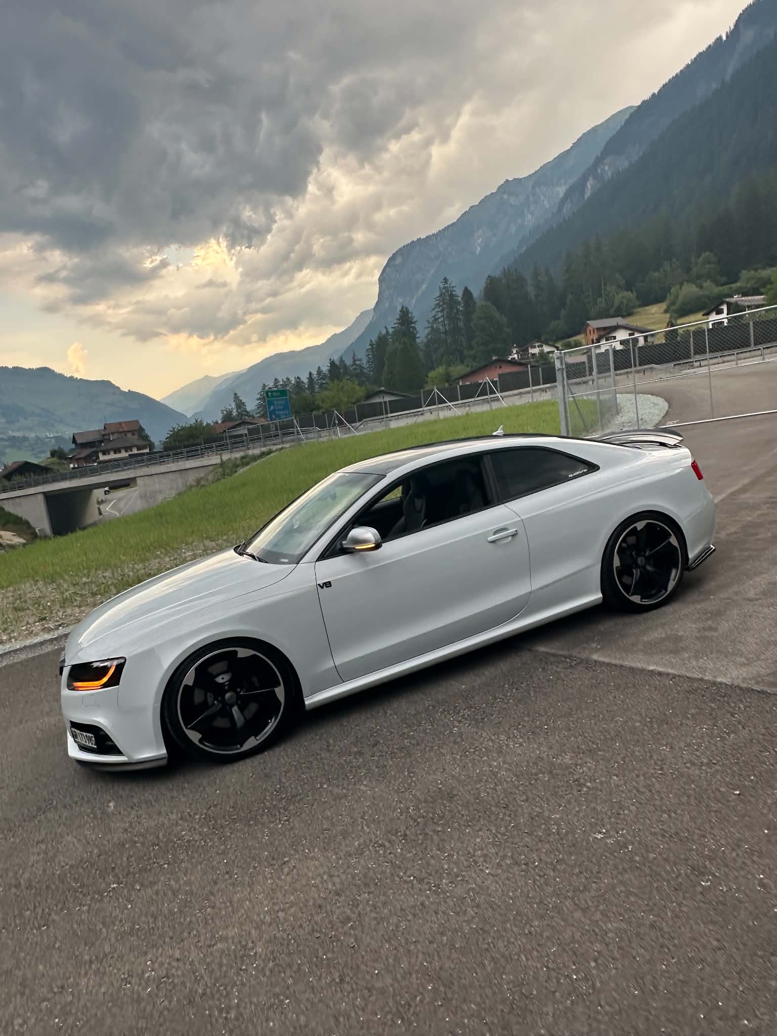 AUDI 4.2 V8 FSI quattro S-Tronic-image-5