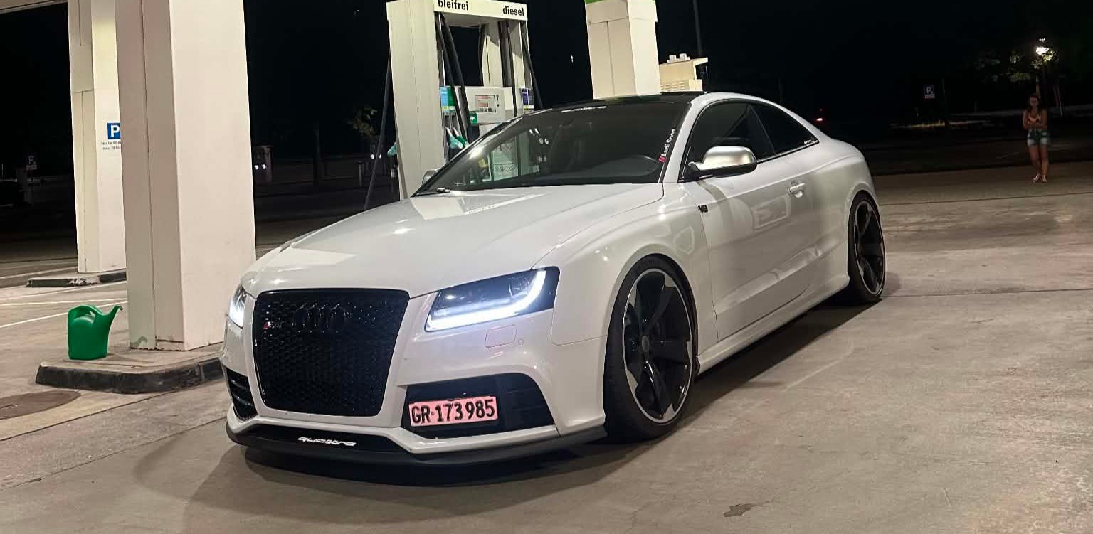 AUDI 4.2 V8 FSI quattro S-Tronic-image-4
