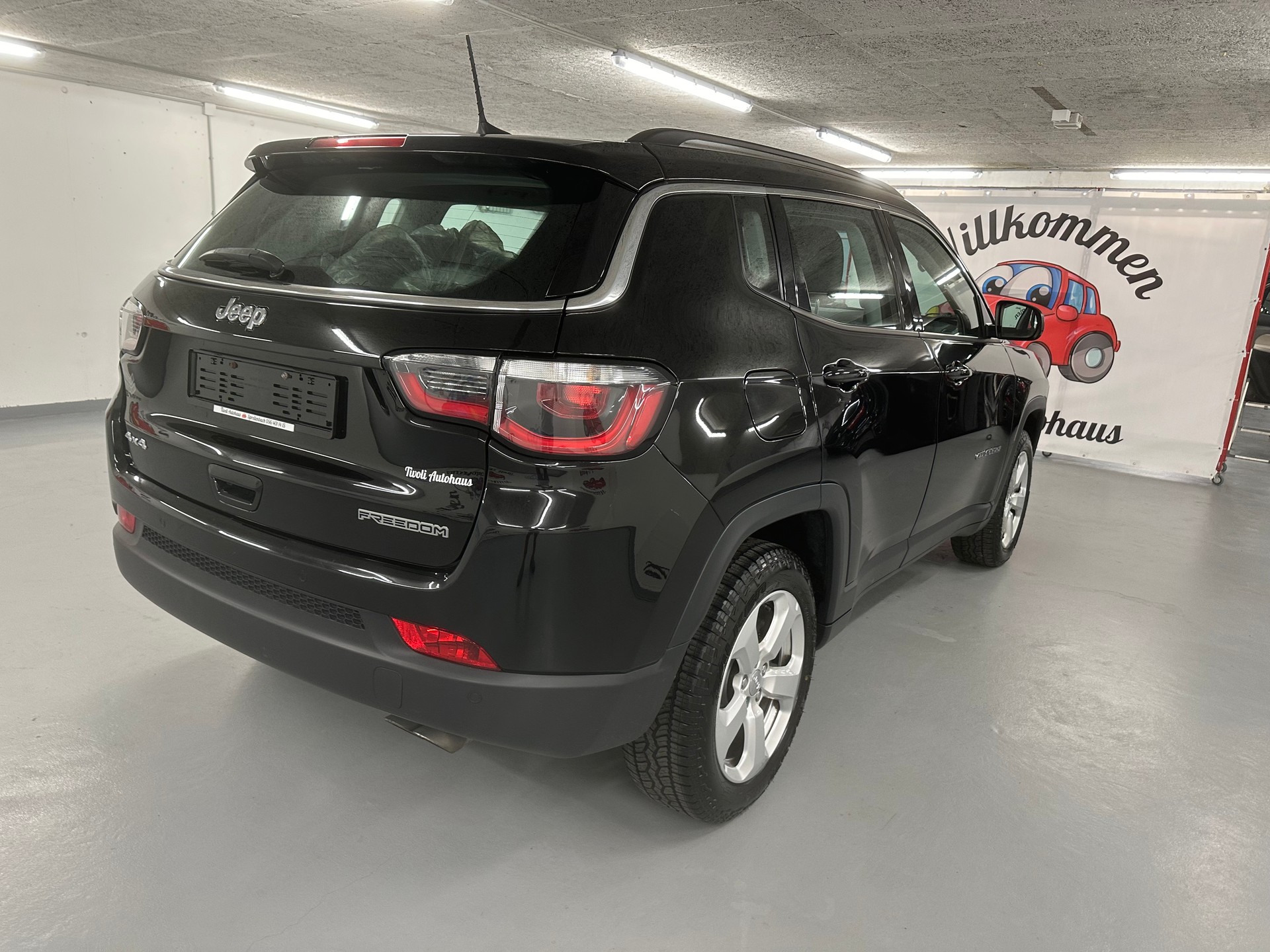 JEEP Compass 1.4 Turbo Freedom AWD 9ATX-image-6