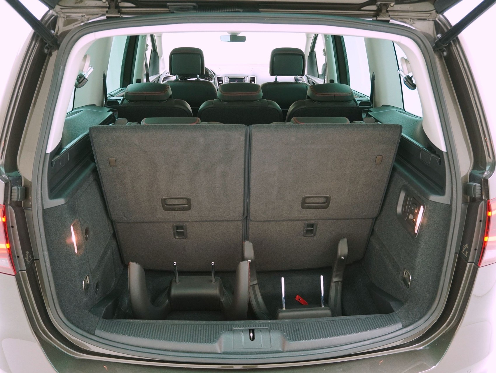 SEAT Alhambra 2.0 TDI DSG FR Line 4x4-image-17