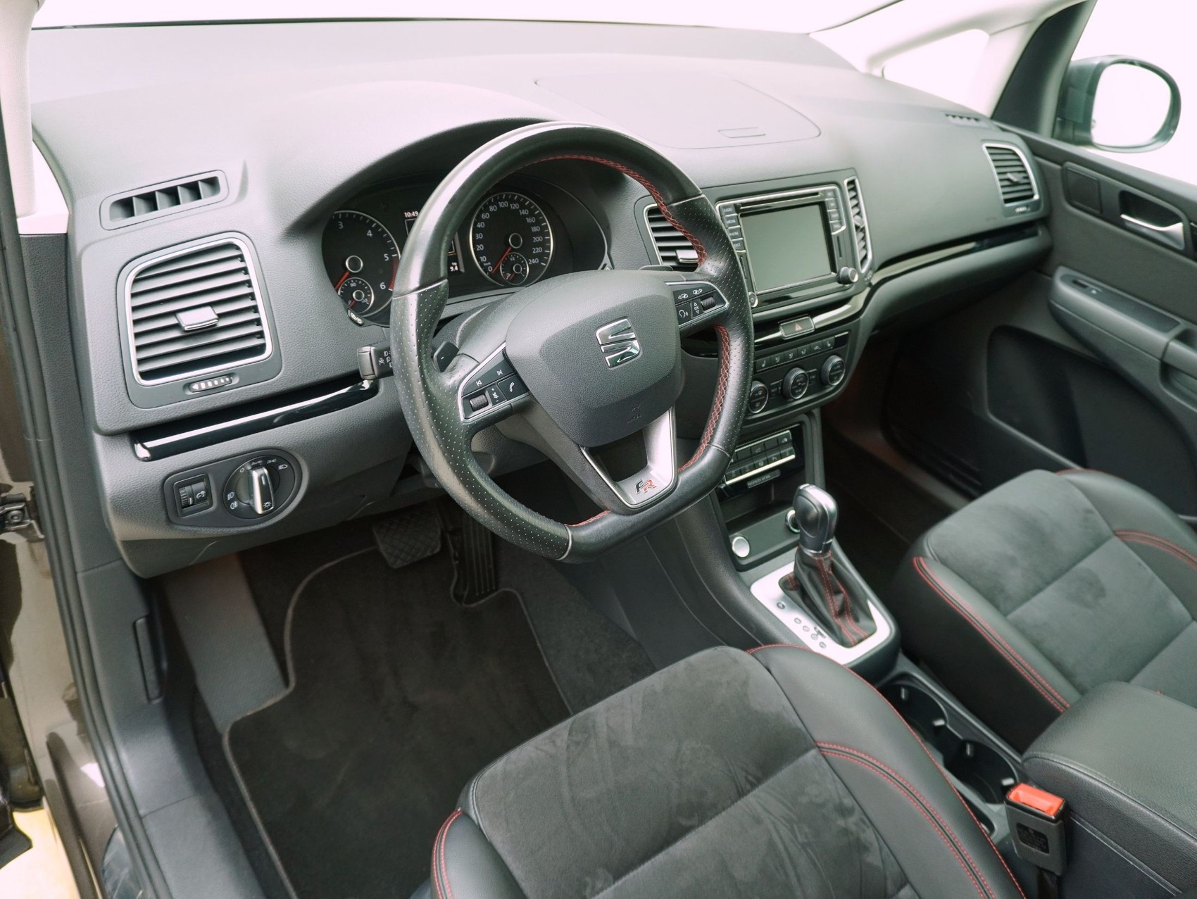 SEAT Alhambra 2.0 TDI DSG FR Line 4x4-image-9