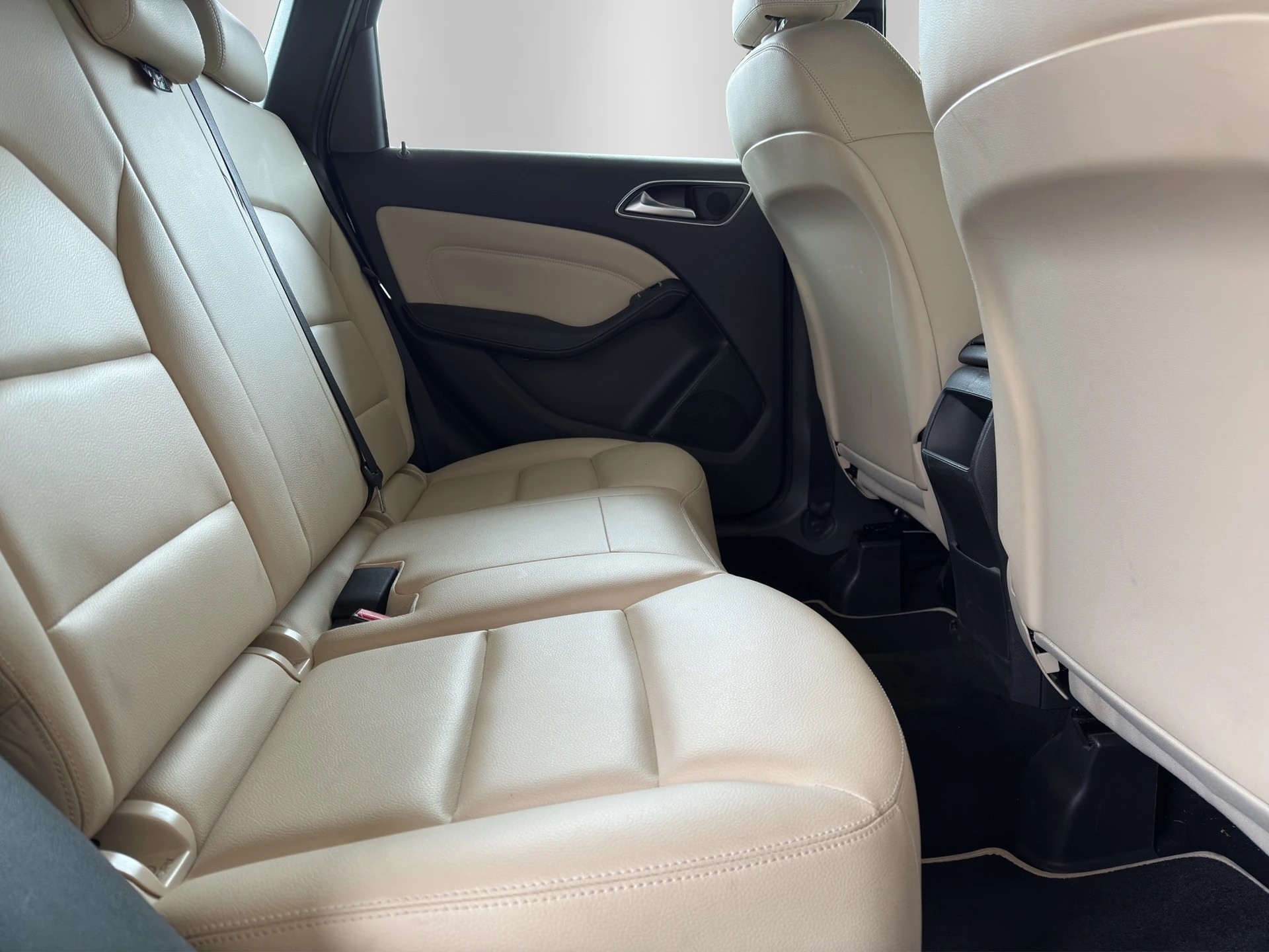 MERCEDES-BENZ B 250 7G-DCT-image-11