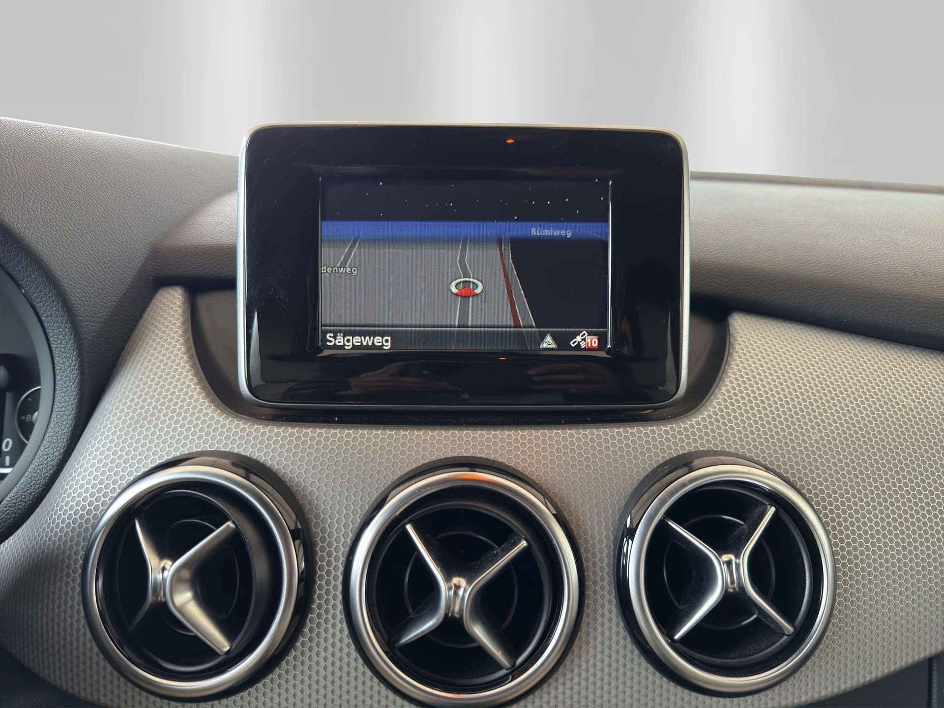 MERCEDES-BENZ B 250 7G-DCT-image-9