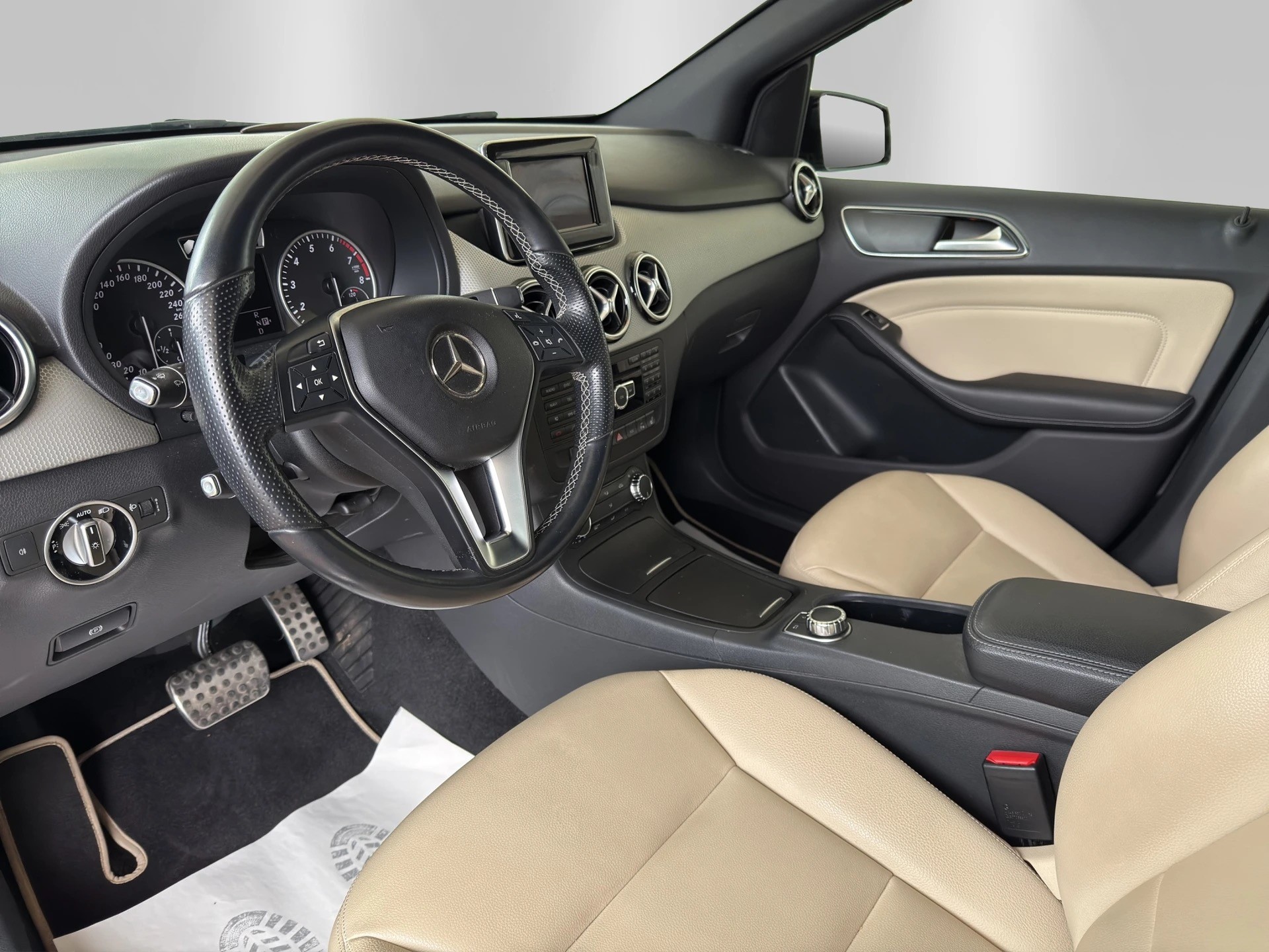 MERCEDES-BENZ B 250 7G-DCT-image-5