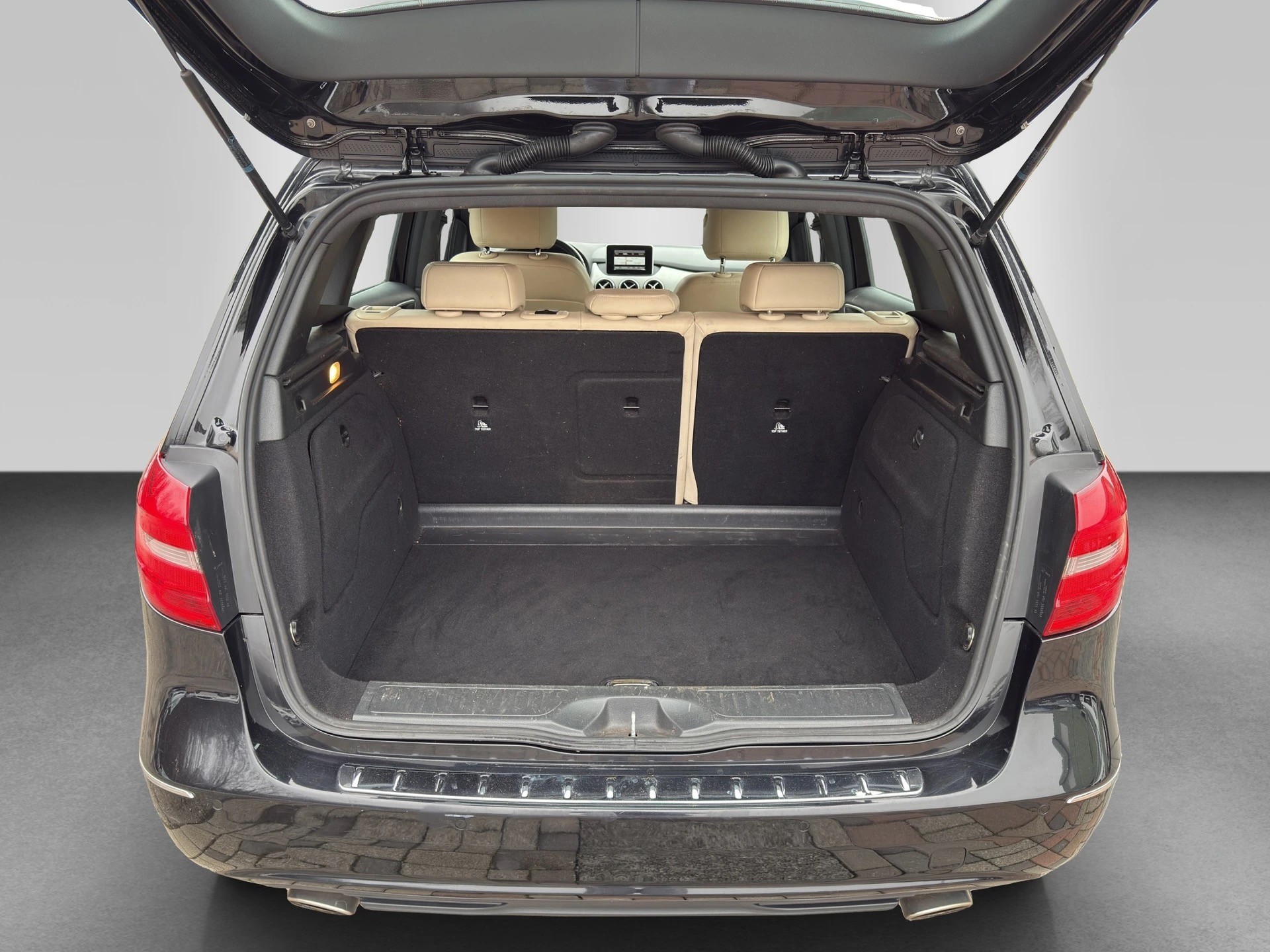 MERCEDES-BENZ B 250 7G-DCT-image-12