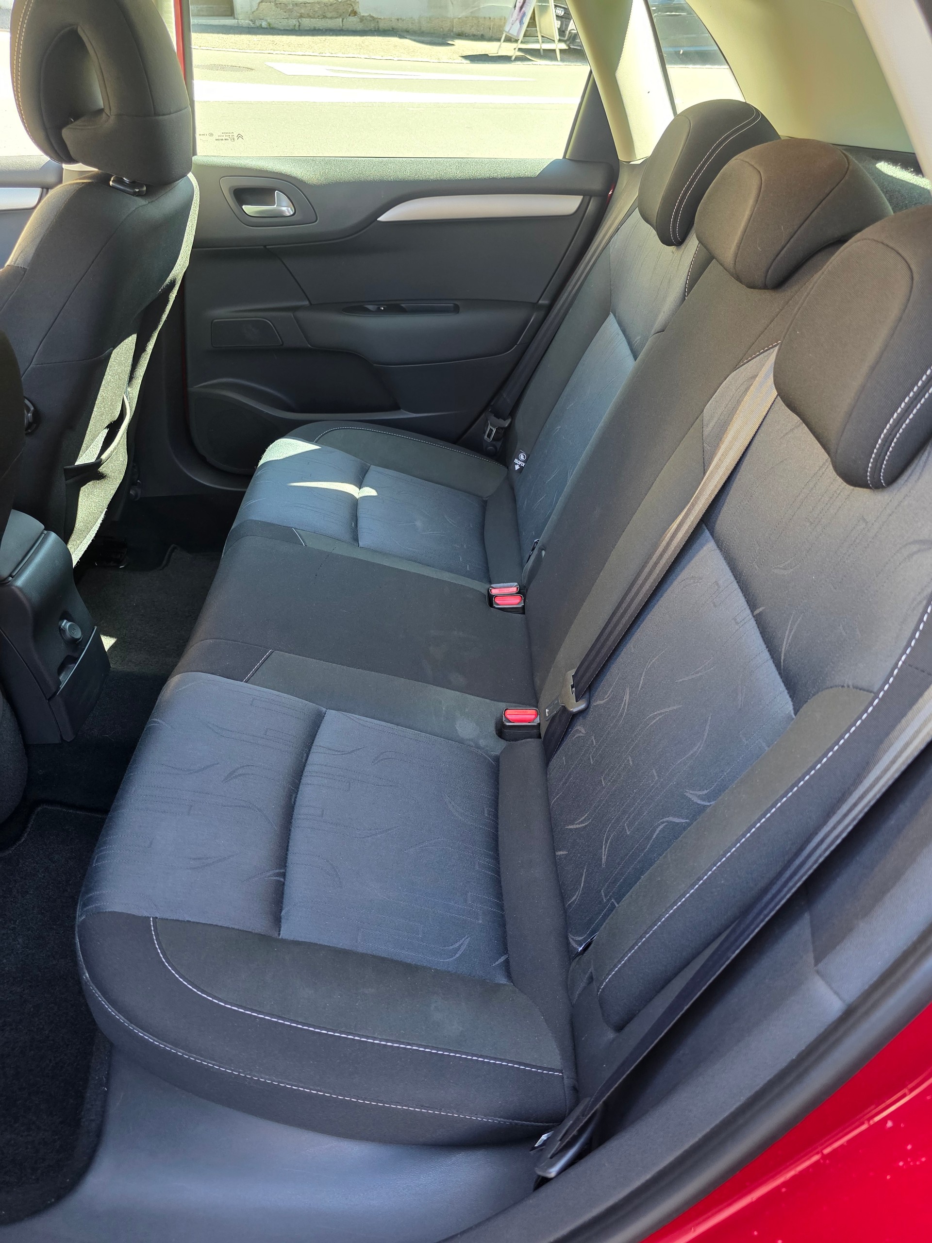 CITROEN C4 Berline 1.6 e-HDi Séduction EGS6-image-9