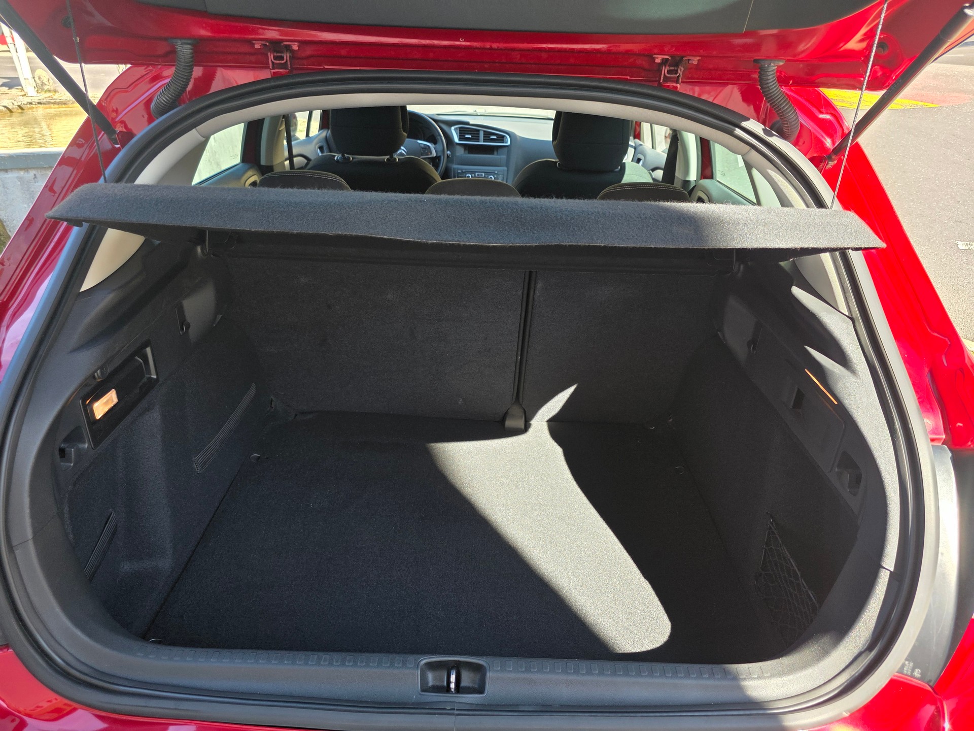 CITROEN C4 Berline 1.6 e-HDi Séduction EGS6-image-10