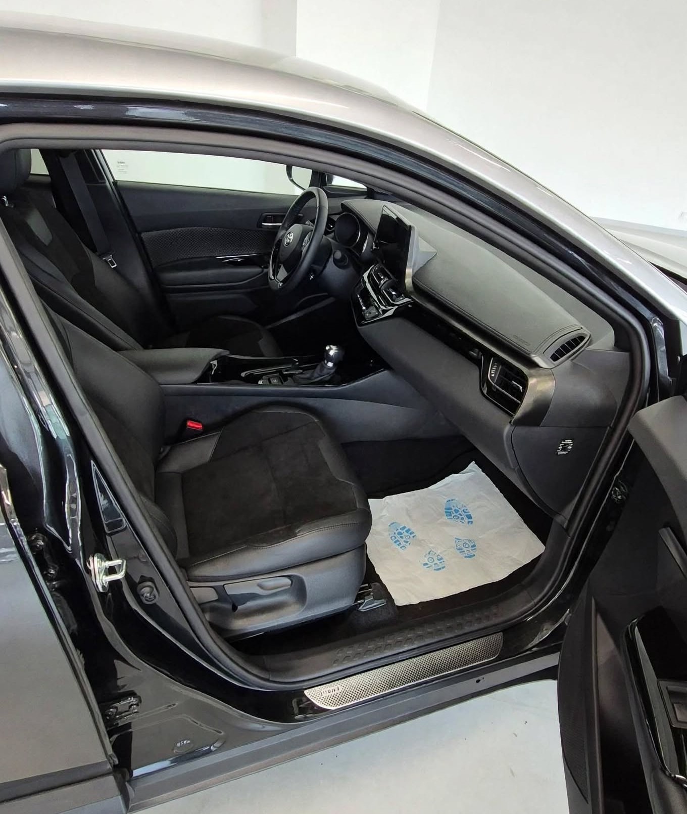 TOYOTA C-HR 2.0 HSD CVT Move-image-6