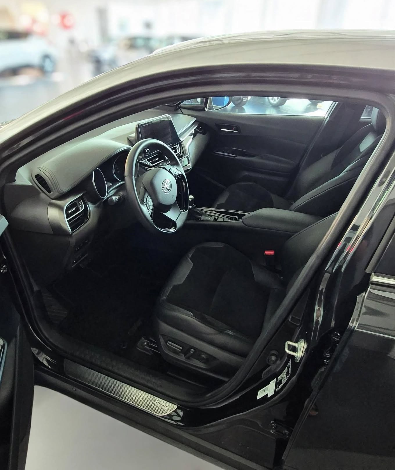 TOYOTA C-HR 2.0 HSD CVT Move-image-4