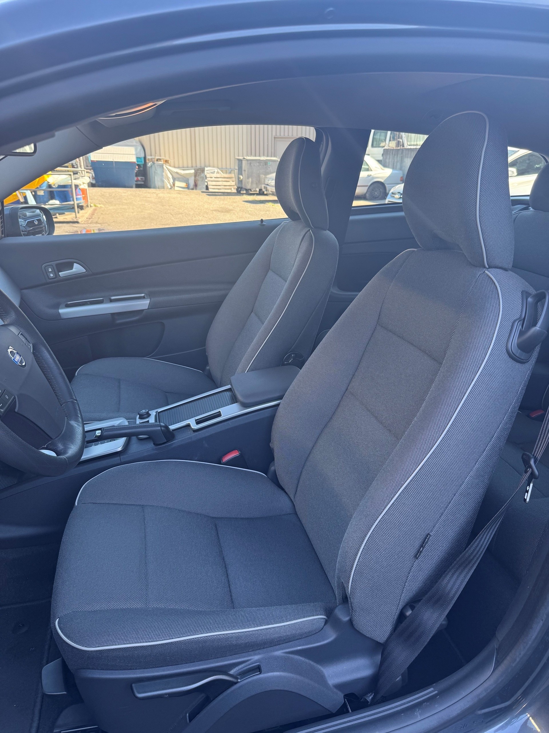 VOLVO C30 2.4I Momentum-image-4