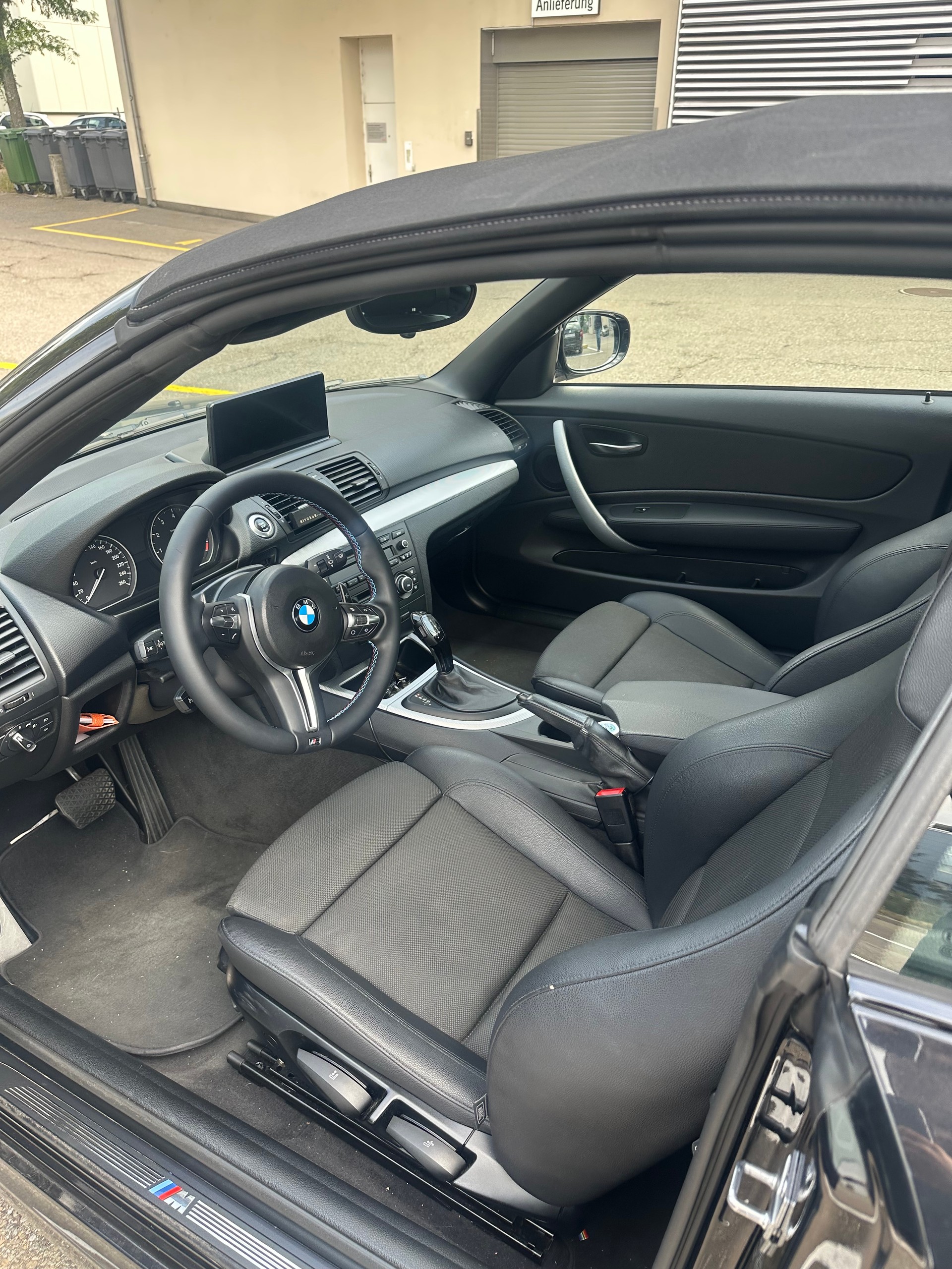 BMW 120i-image-4