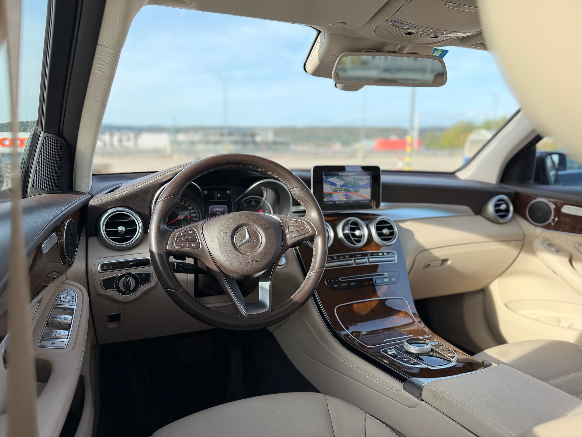 MERCEDES-BENZ GLC 250d Off-Road 4Matic 9G-Tronic-image-9
