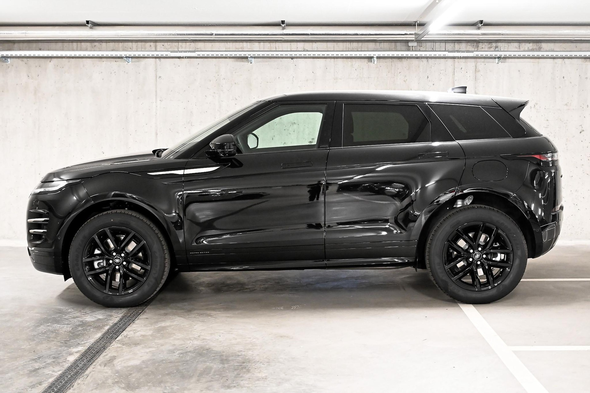 LAND ROVER Range Rover Evoque 1.5 T 270e Hoxton Edition-image-6