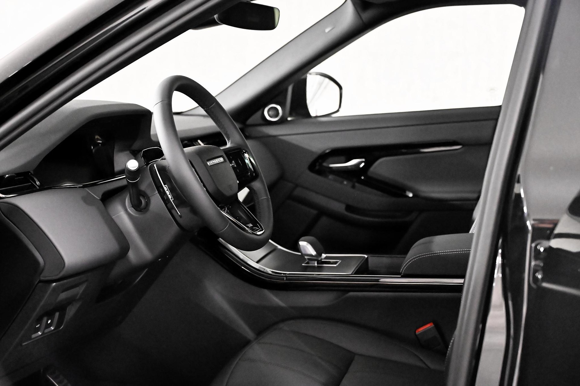 LAND ROVER Range Rover Evoque 1.5 T 270e Hoxton Edition-image-8