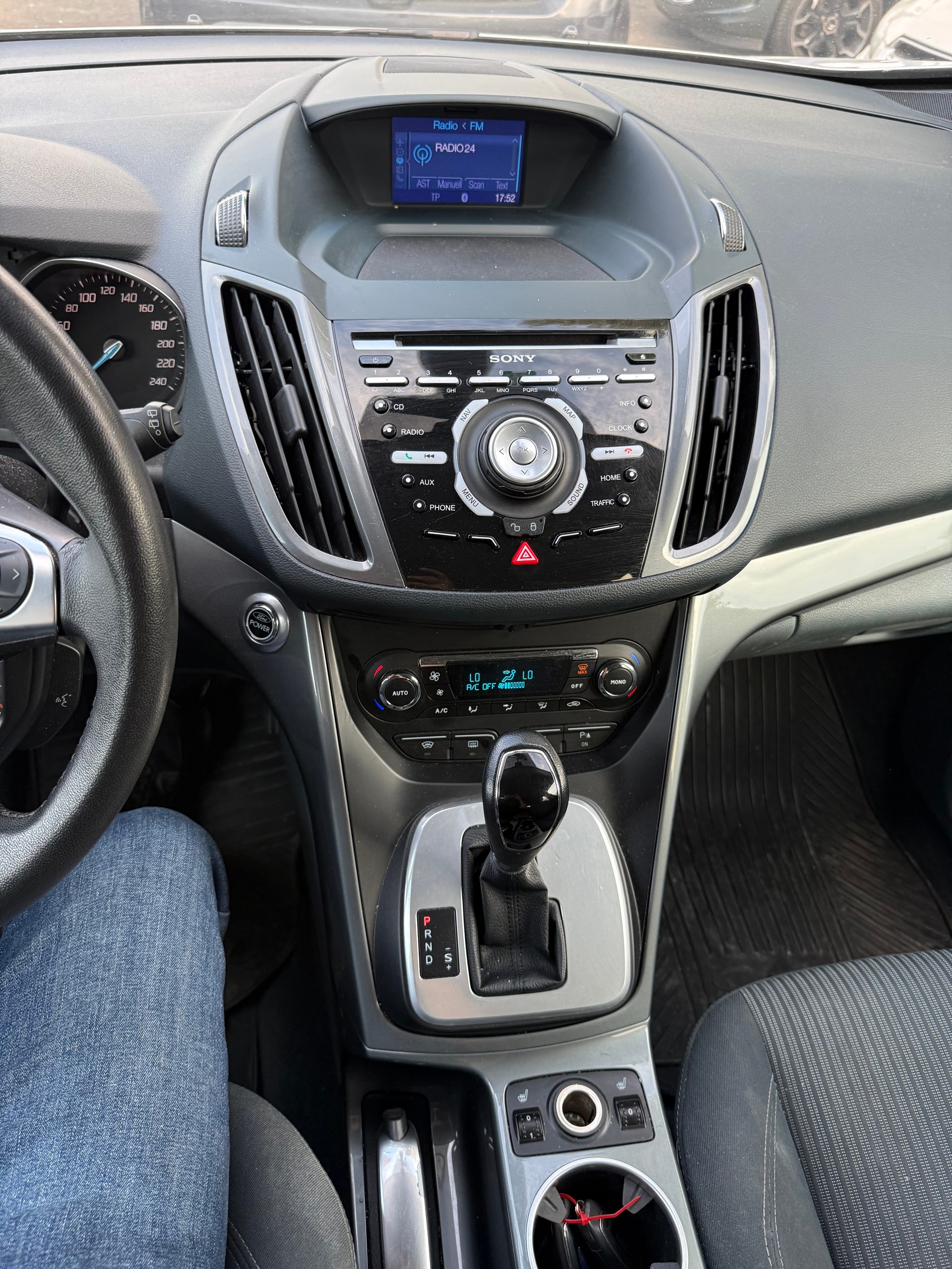 FORD C-Max 2.0 TDCi Carving PowerShift-image-11