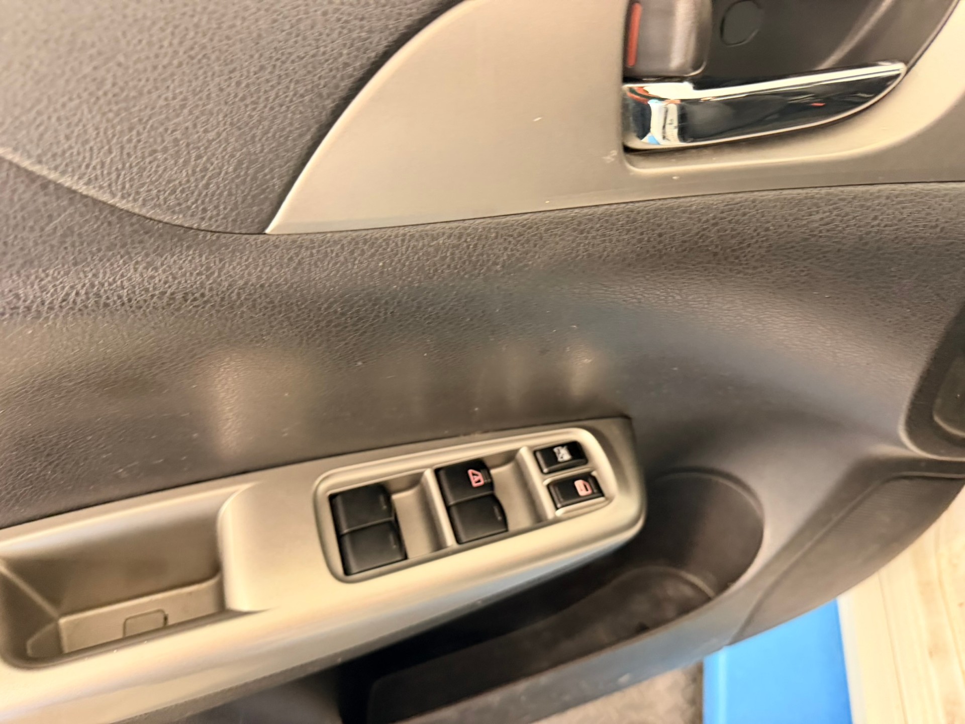 SUBARU Impreza 2.0R Comfort S-image-9