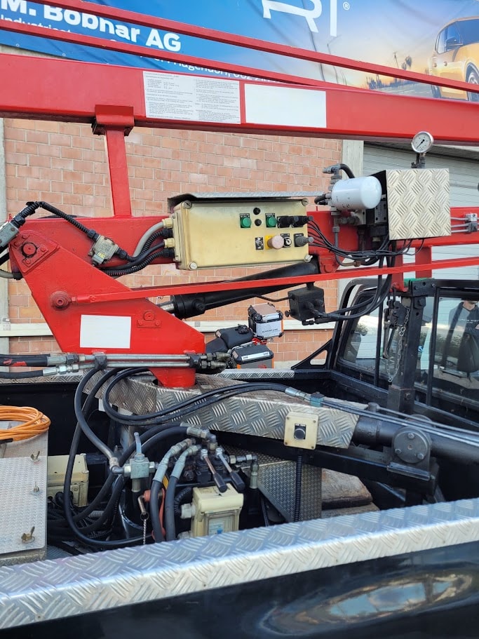 NISSAN King Cab 2.4 4x4 KNMD21-image-4