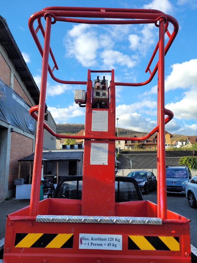 NISSAN King Cab 2.4 4x4 KNMD21-image-3