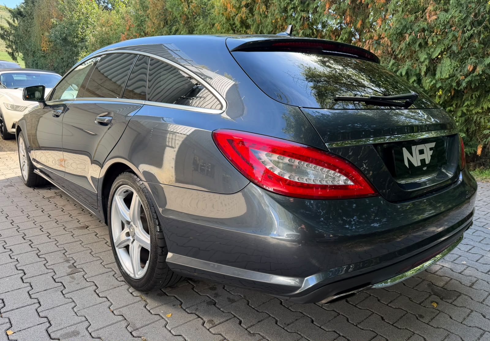 MERCEDES-BENZ CLS SB 350 CDI AMG LINE Executive 4Matic 7G-Tronic-image-2