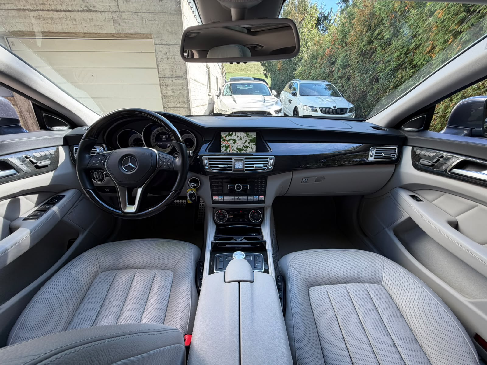 MERCEDES-BENZ CLS SB 350 CDI AMG LINE Executive 4Matic 7G-Tronic-image-11