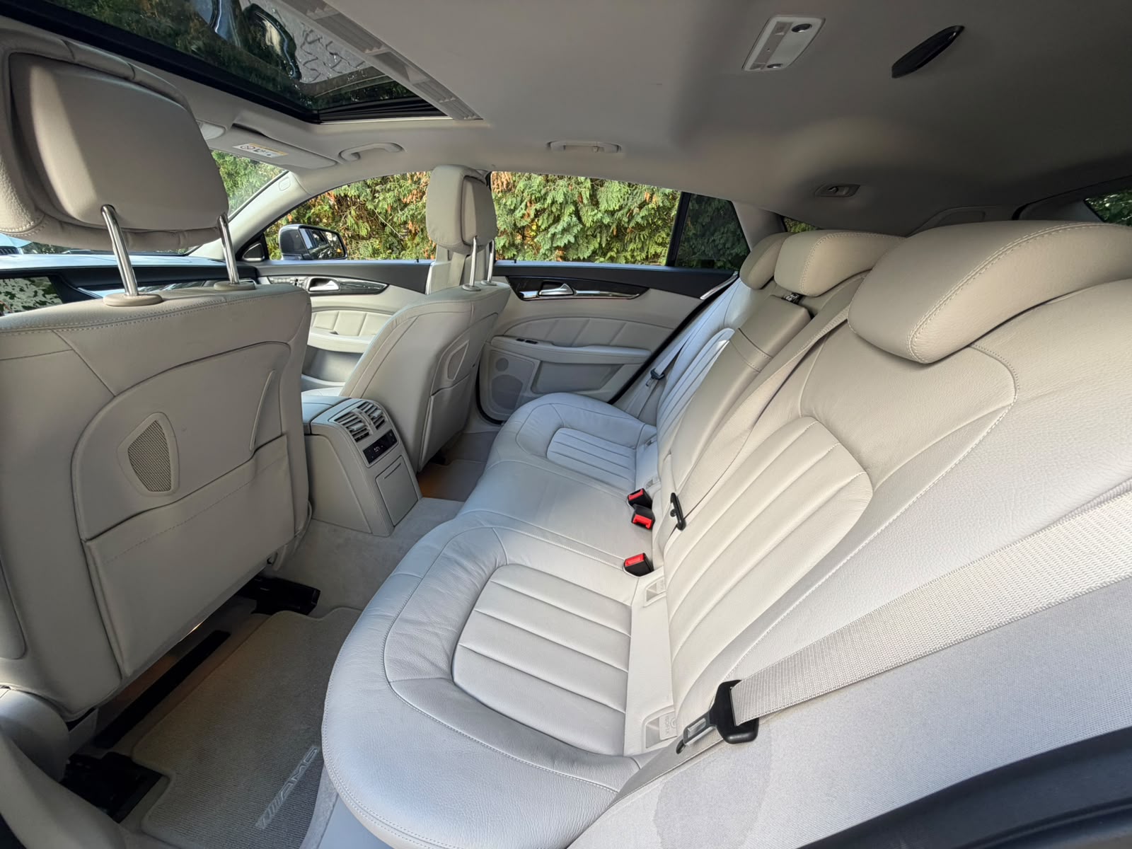 MERCEDES-BENZ CLS SB 350 CDI AMG LINE Executive 4Matic 7G-Tronic-image-22