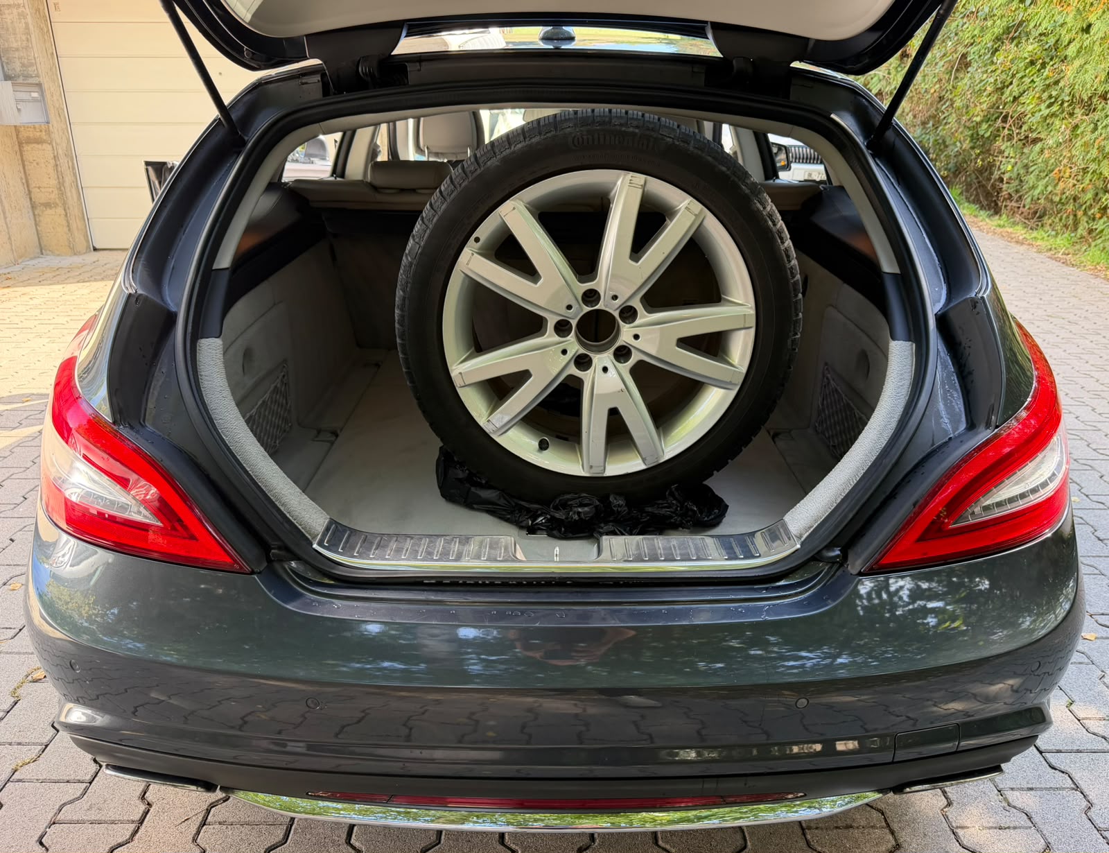 MERCEDES-BENZ CLS SB 350 CDI AMG LINE Executive 4Matic 7G-Tronic-image-29