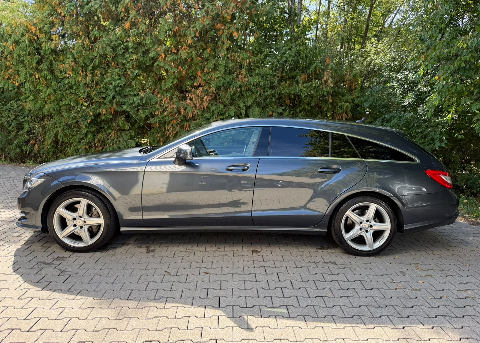 MERCEDES-BENZ CLS SB 350 CDI AMG LINE Executive 4Matic 7G-Tronic-image-1