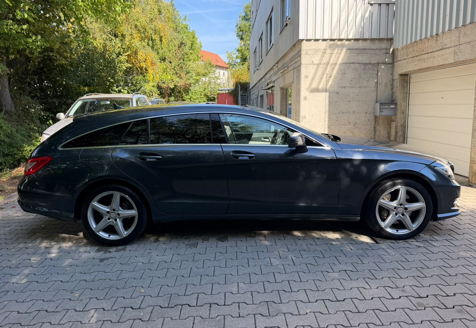 MERCEDES-BENZ CLS SB 350 CDI AMG LINE Executive 4Matic 7G-Tronic-image-5