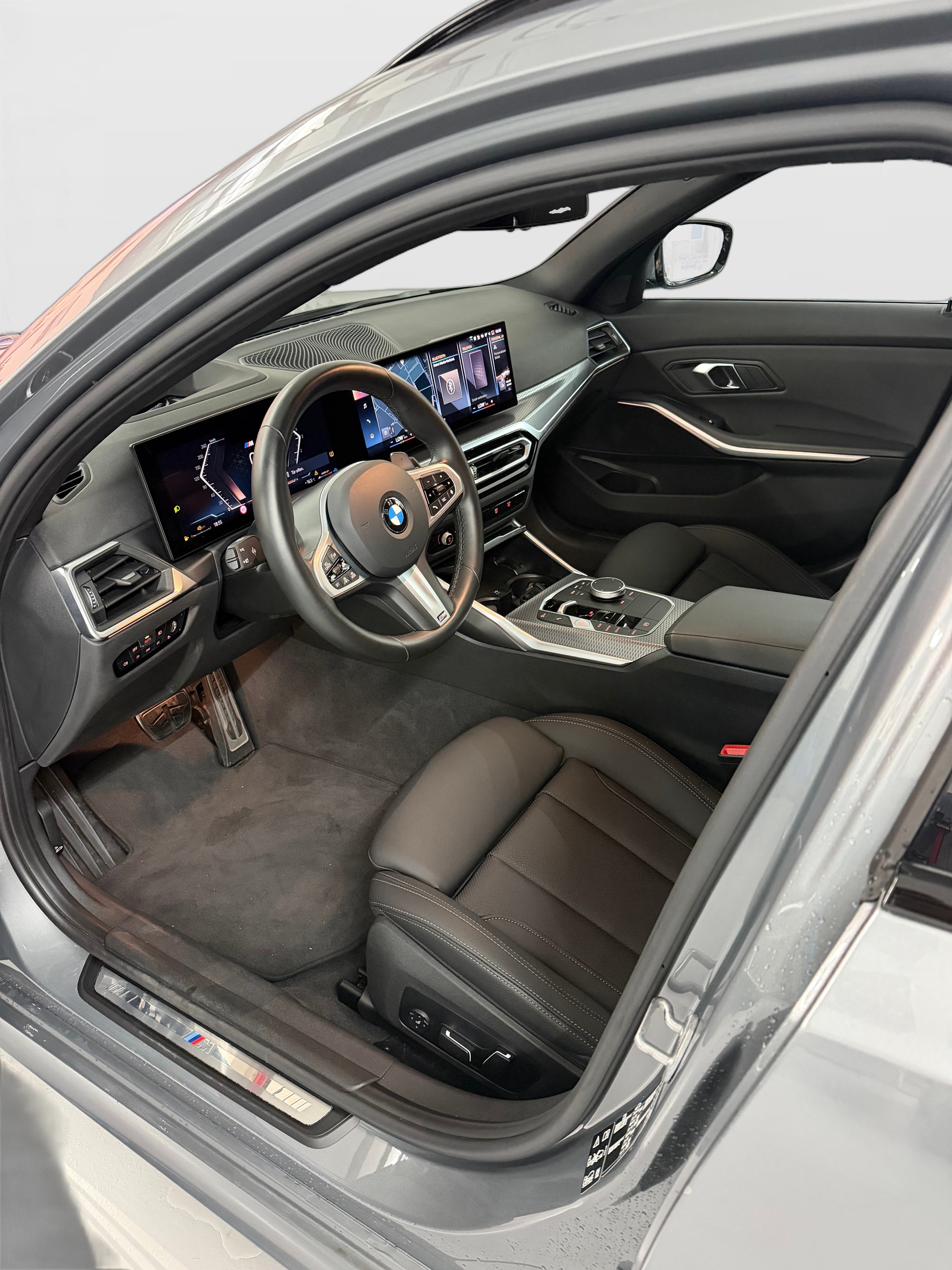 BMW 320d xDrive 48V Touring Steptronic M Sport-image-6