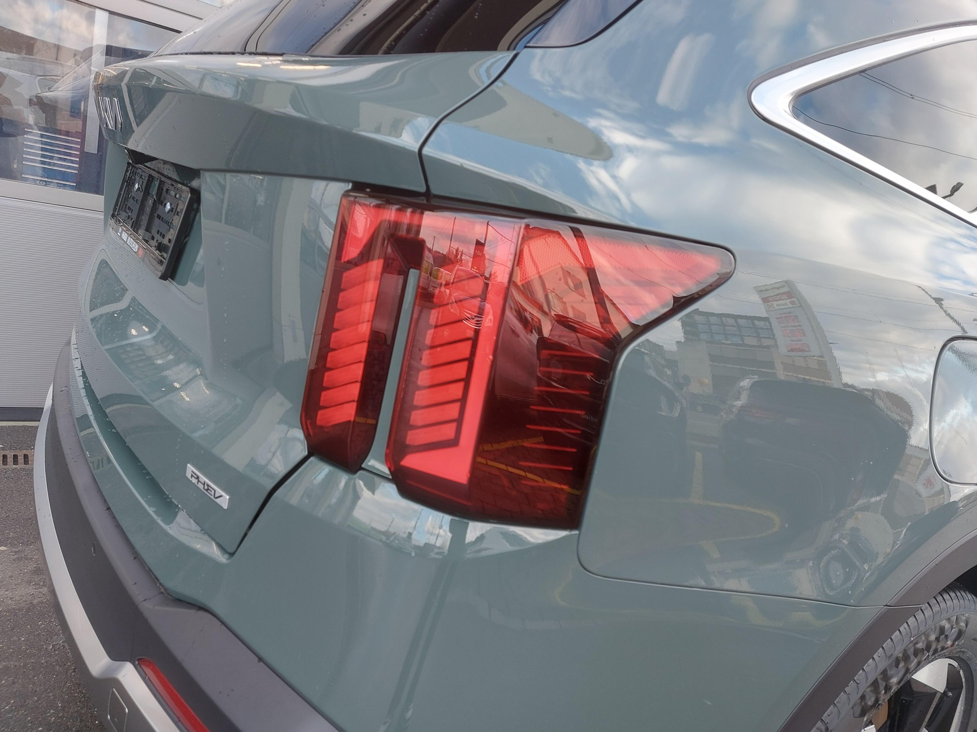 KIA Sorento 1.6 T-GDi Plug-in Hybrid Style 7P-image-9