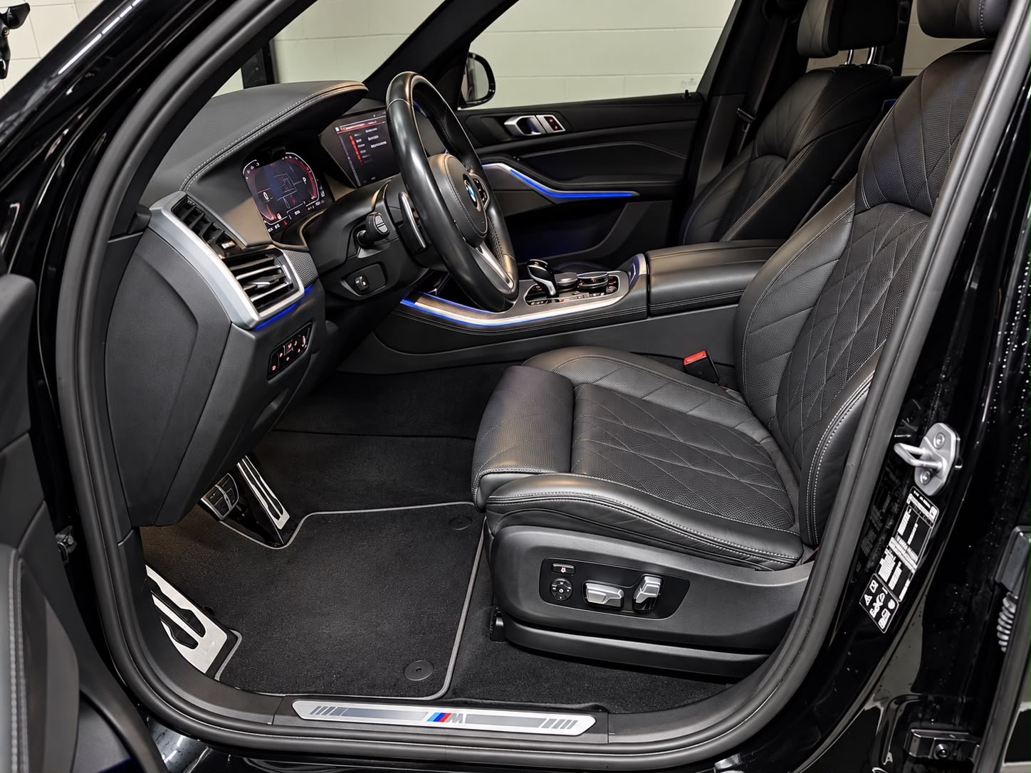 BMW X5 xDrive 48V 40d M Sport Steptronic | Laser Licht | Panorama | AHK | CH- Auto | Full Option |-image-9