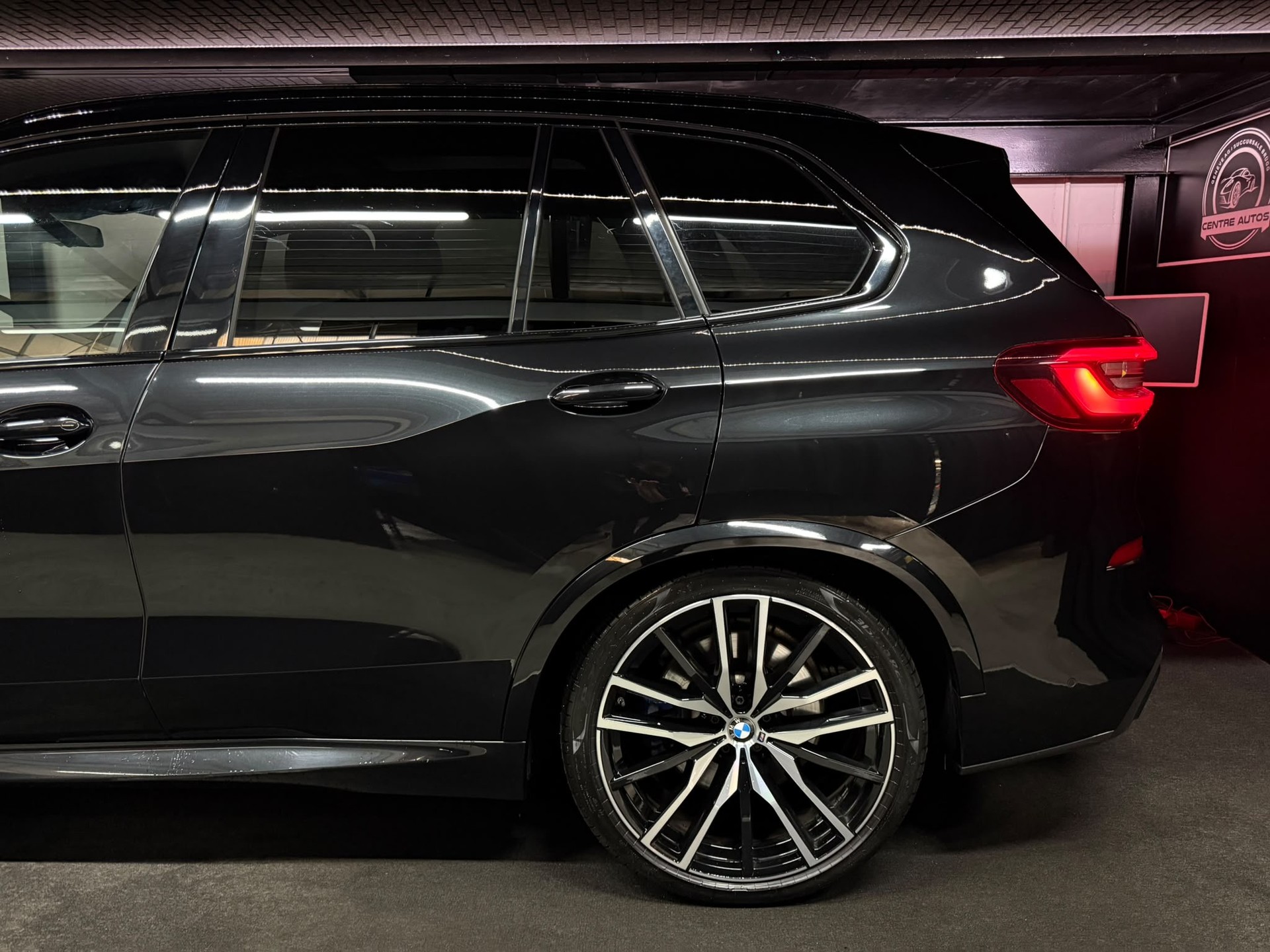BMW X5 xDrive 48V 40d M Sport Steptronic | Laser Licht | Panorama | AHK | CH- Auto | Full Option |-image-6