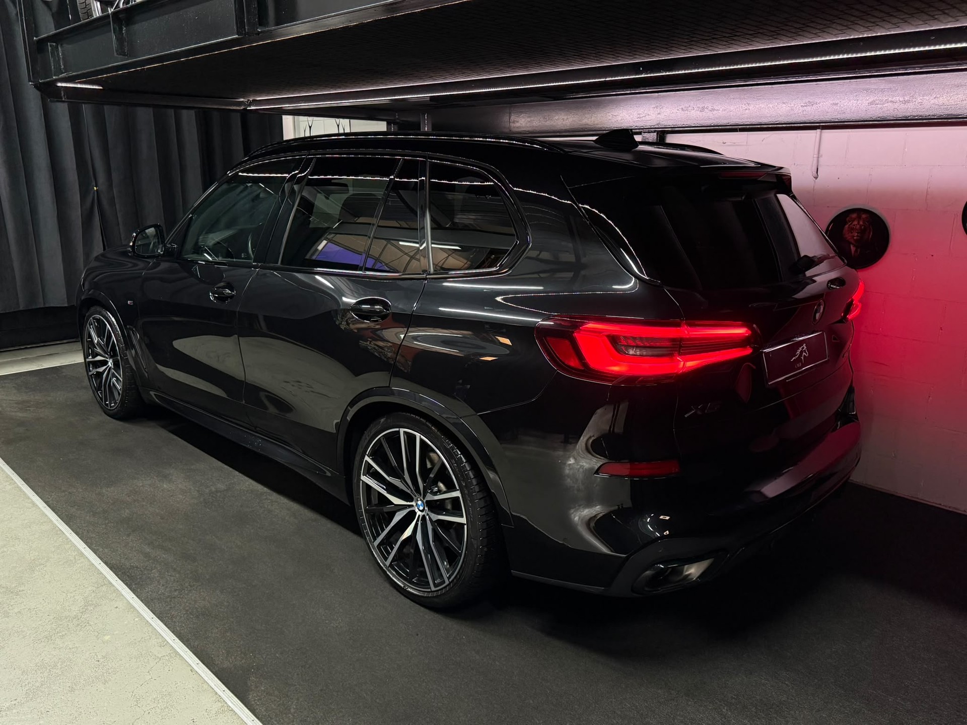 BMW X5 xDrive 48V 40d M Sport Steptronic | Laser Licht | Panorama | AHK | CH- Auto | Full Option |-image-2