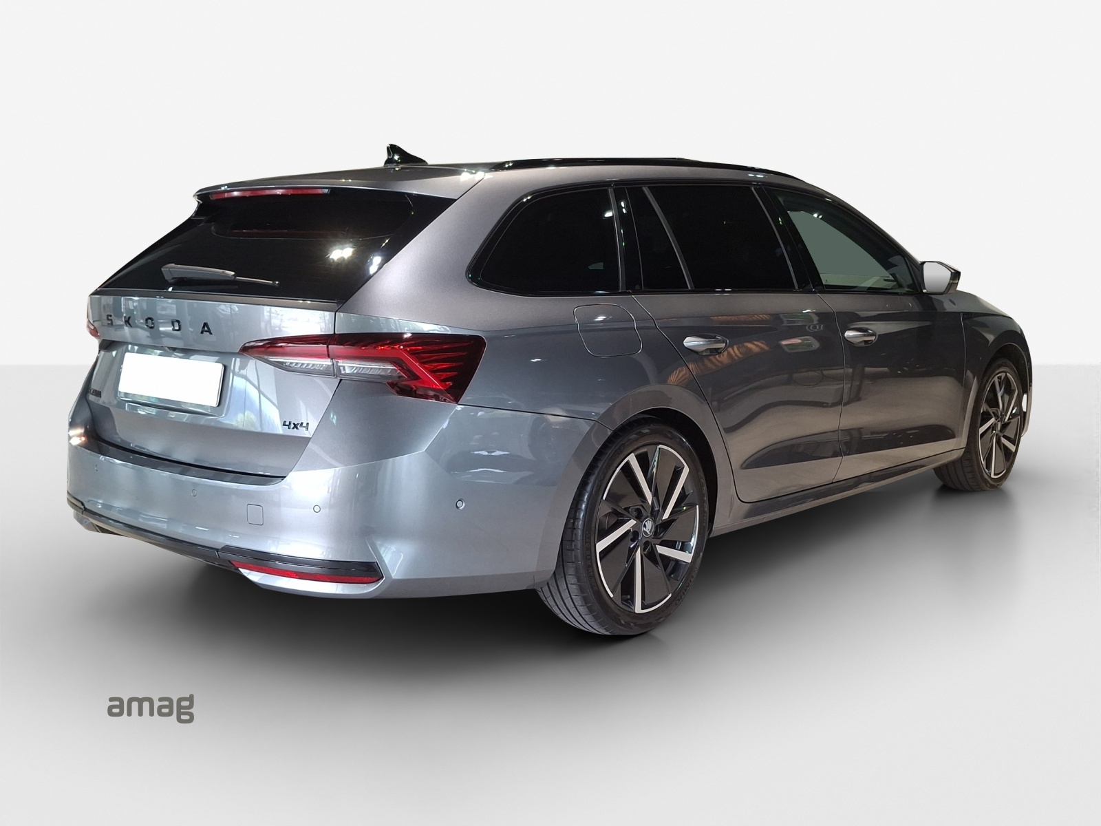 SKODA Octavia Combi 2.0 TSI DSG Sport Line 4x4-image-4