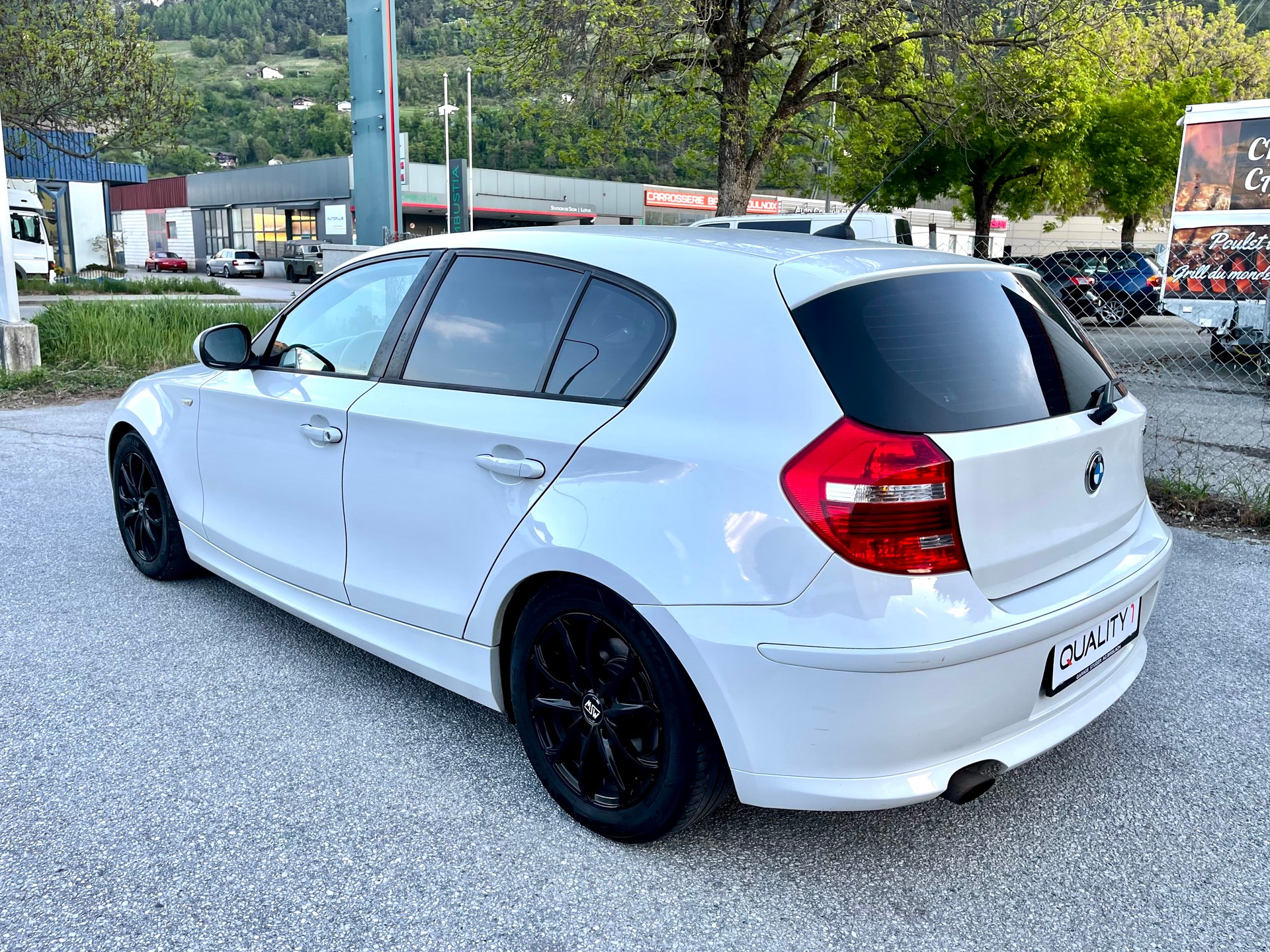 BMW 116i-image-5