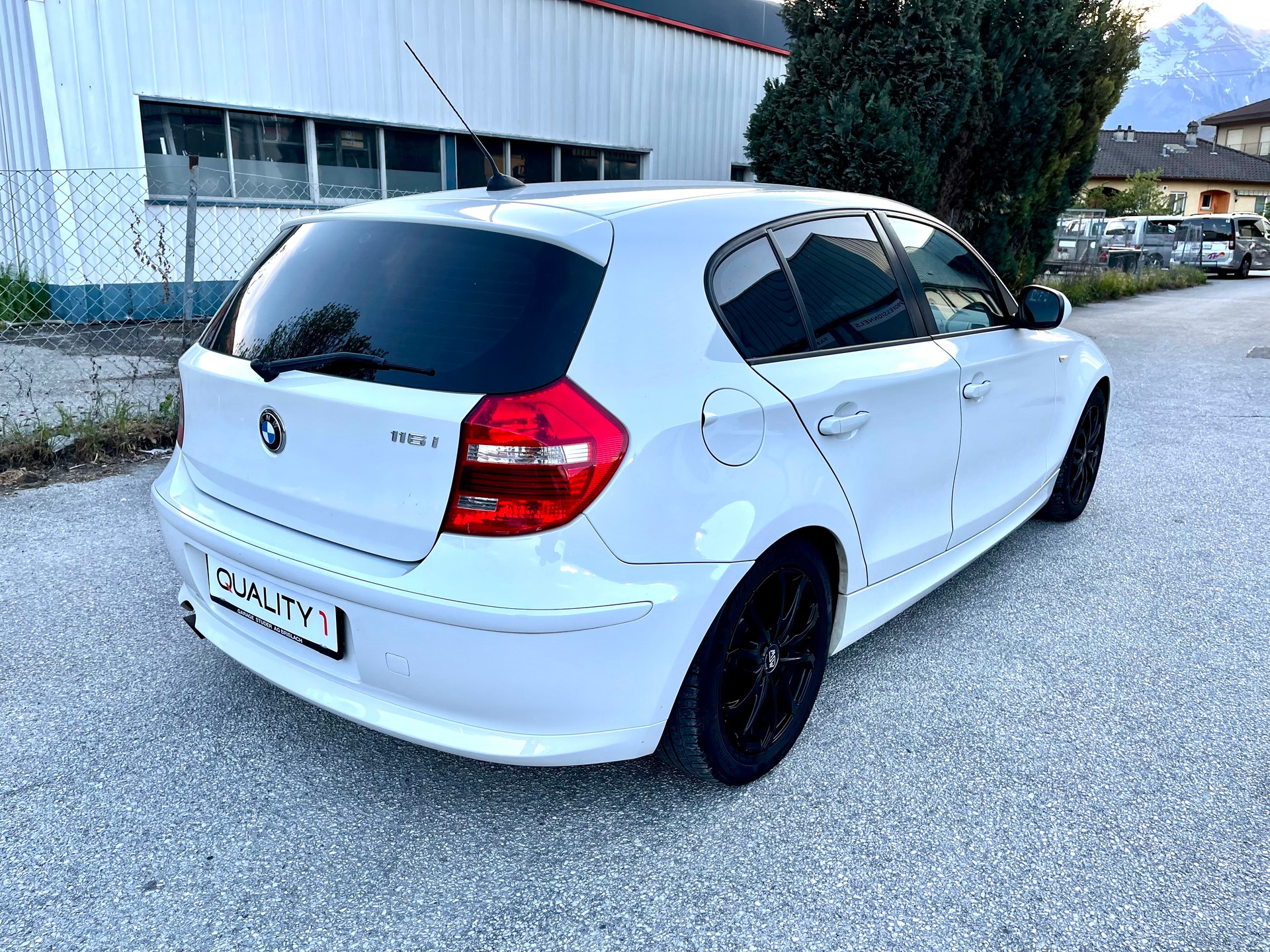BMW 116i-image-9