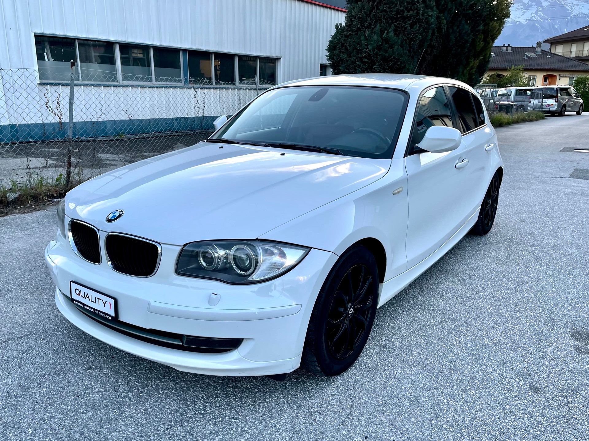 BMW 116i-image-4