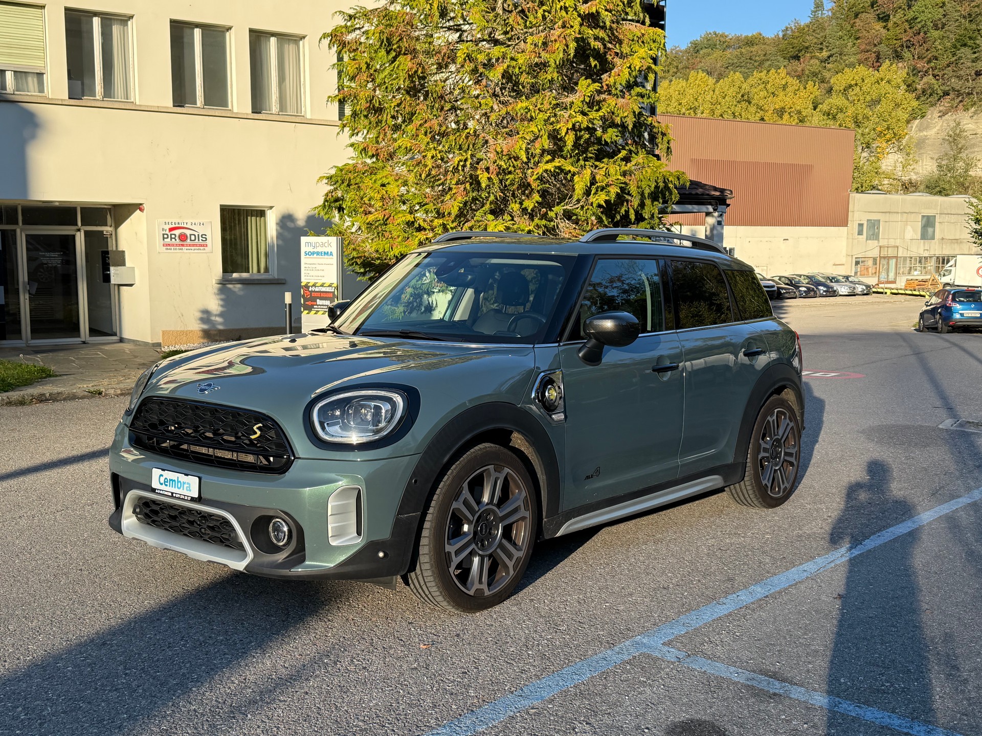 MINI Countryman Cooper SE ALL4 PHEV Steptronic-image-2