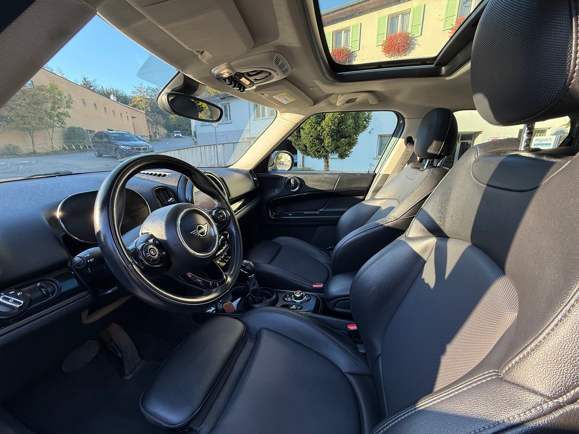 MINI Countryman Cooper SE ALL4 PHEV Steptronic-image-9