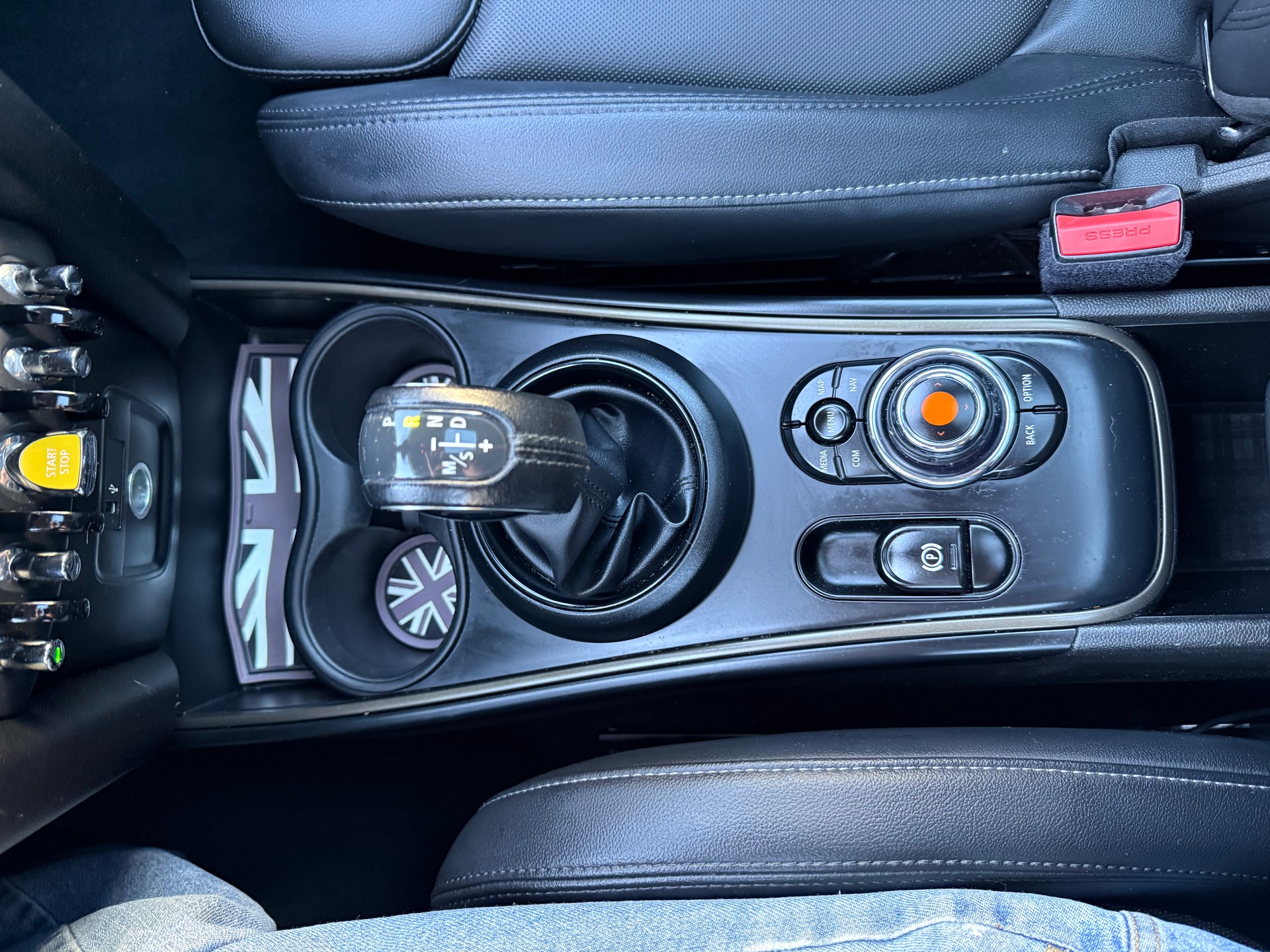 MINI Countryman Cooper SE ALL4 PHEV Steptronic-image-28