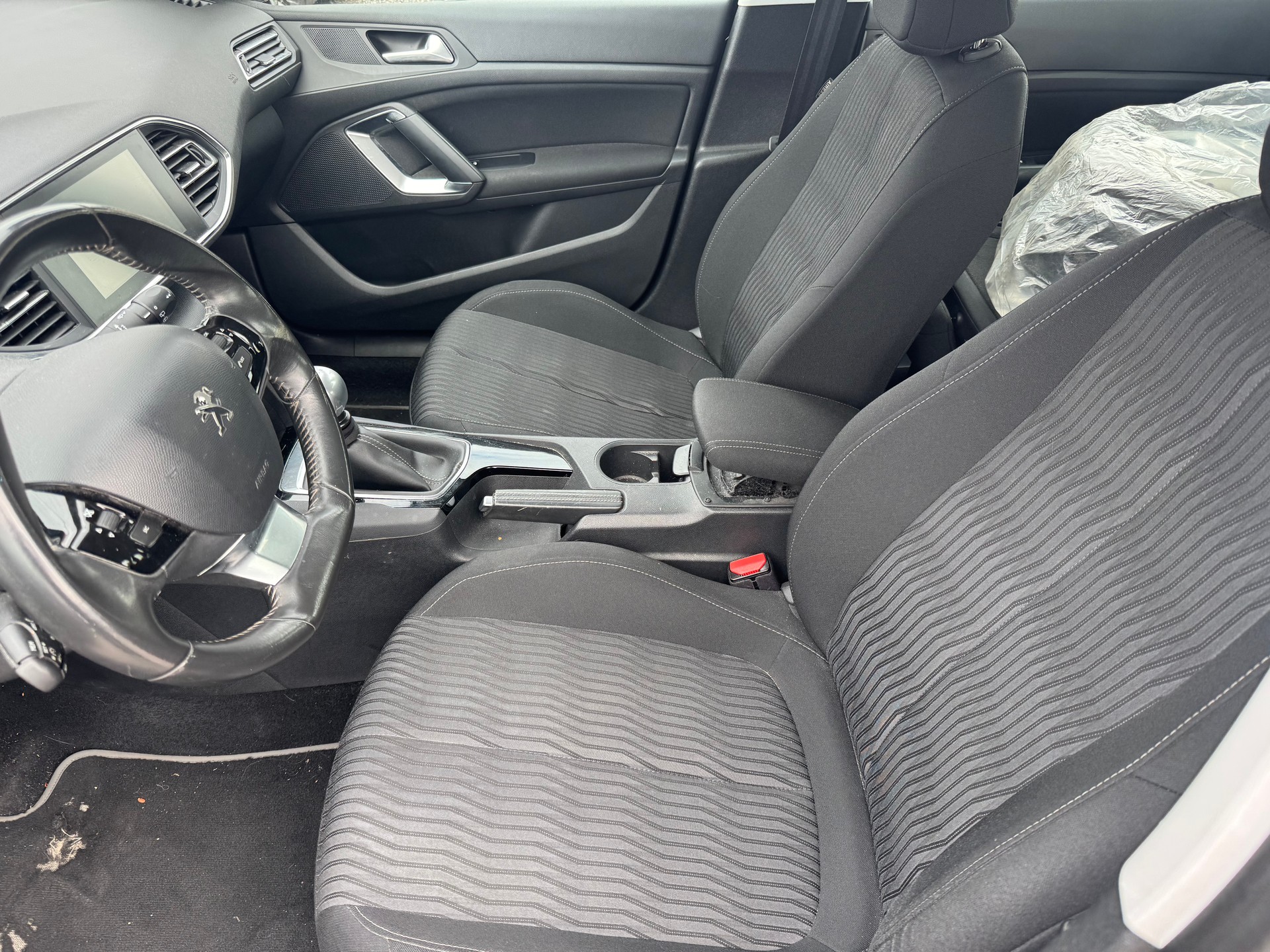 PEUGEOT 308 1.6 THP Allure-image-7