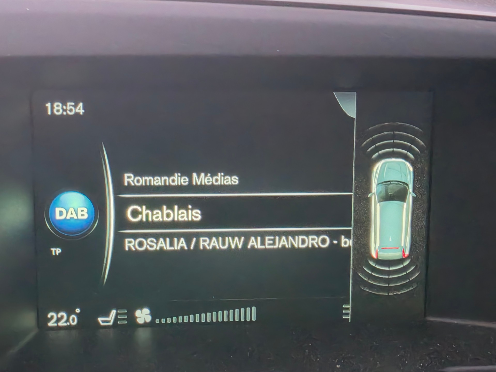 VOLVO XC60 T5 AWD Momentum R-Design Geartronic-image-11