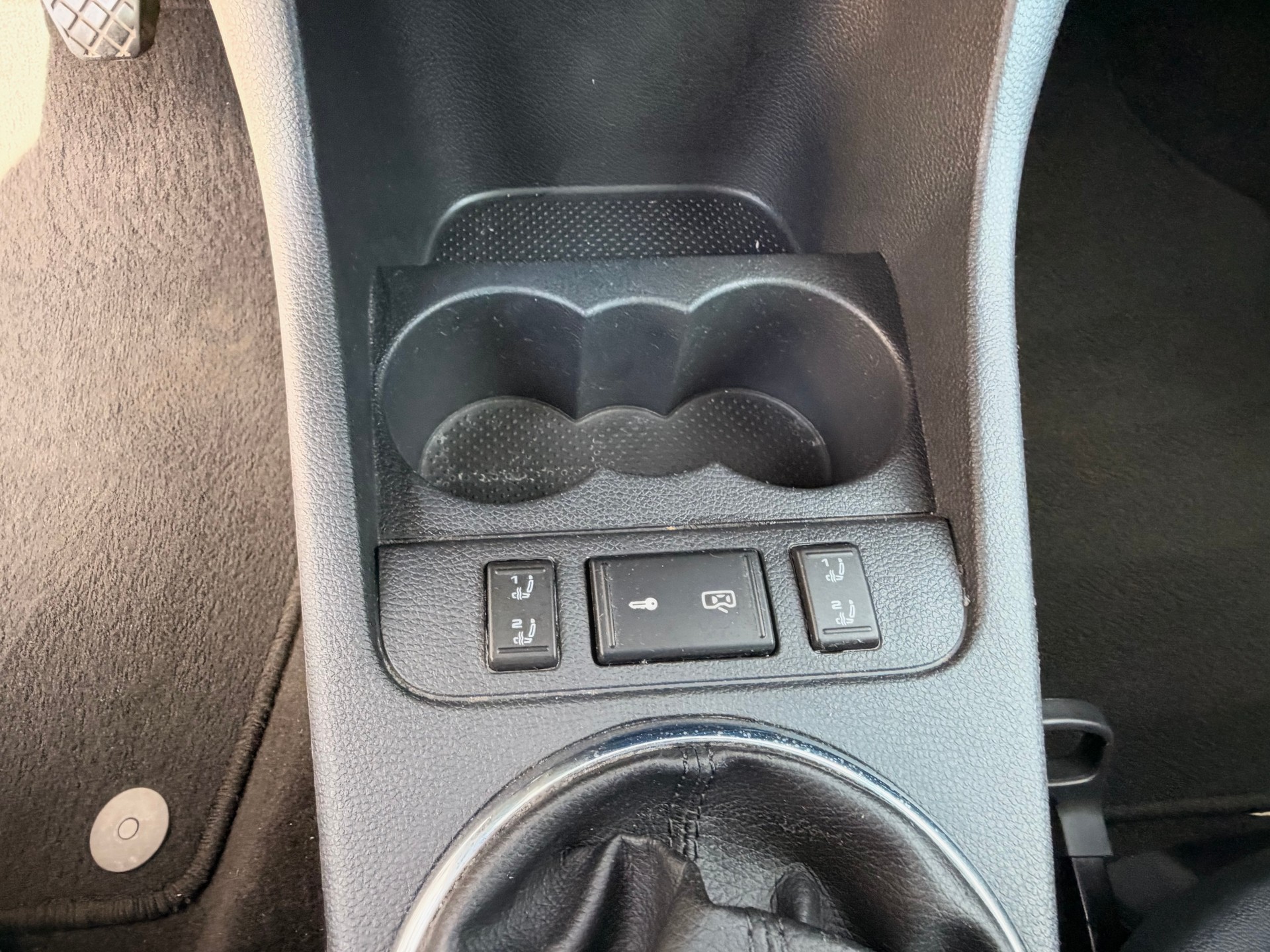 SKODA Fabia 1.2 TSI Ambition Plus-image-3