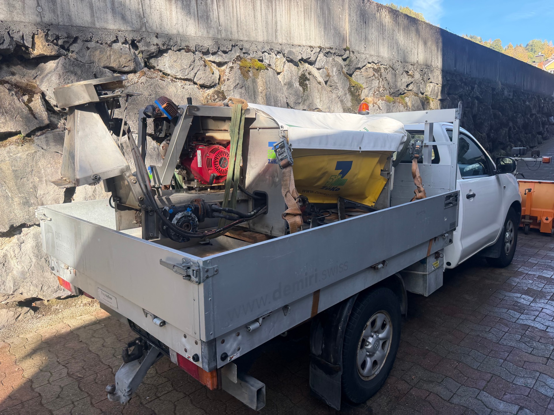 TOYOTA Hilux 4x4 SingleCab LineaTerra-image-13