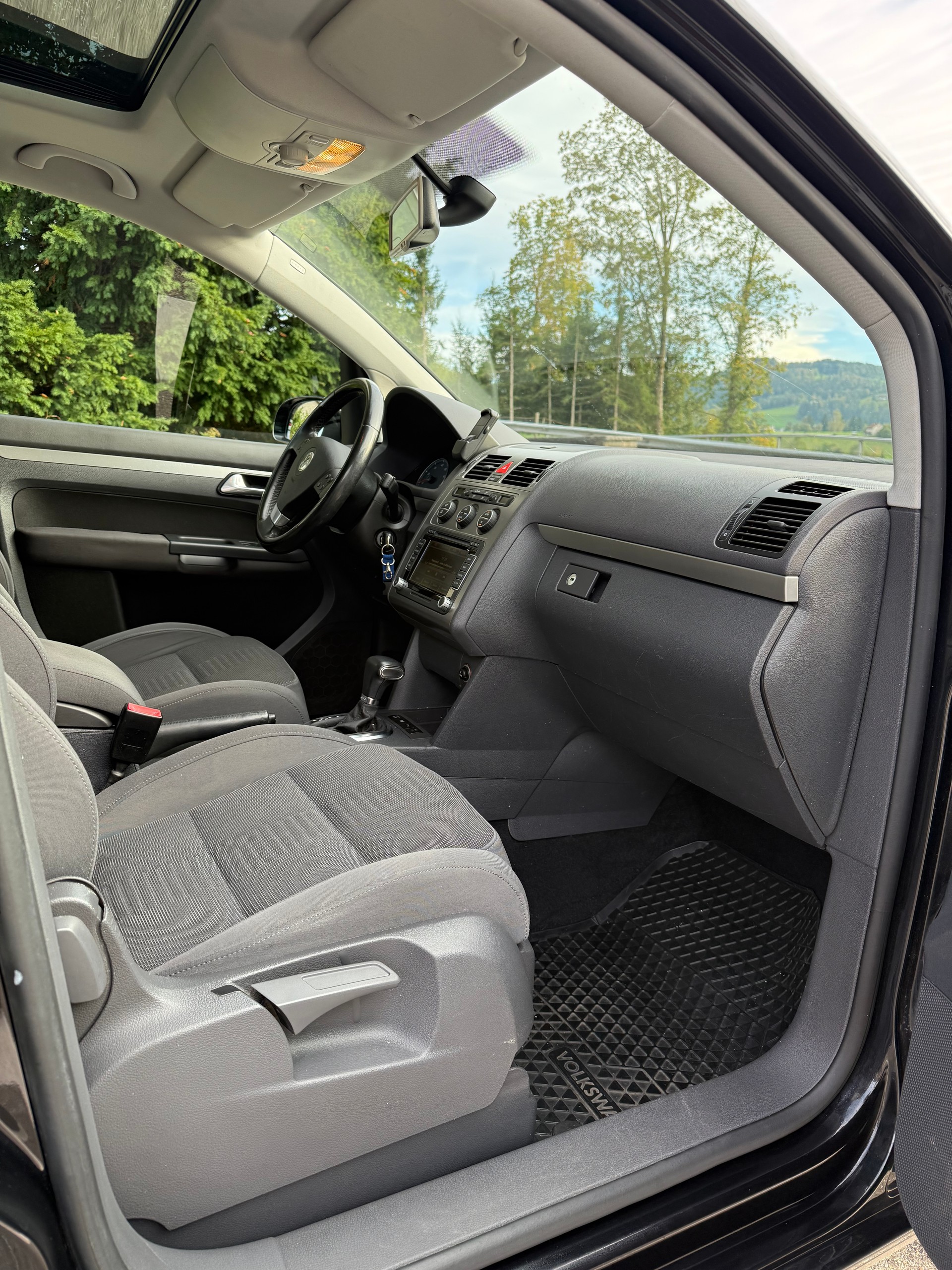 VW Touran 1.4 TSI Highline DSG-image-4