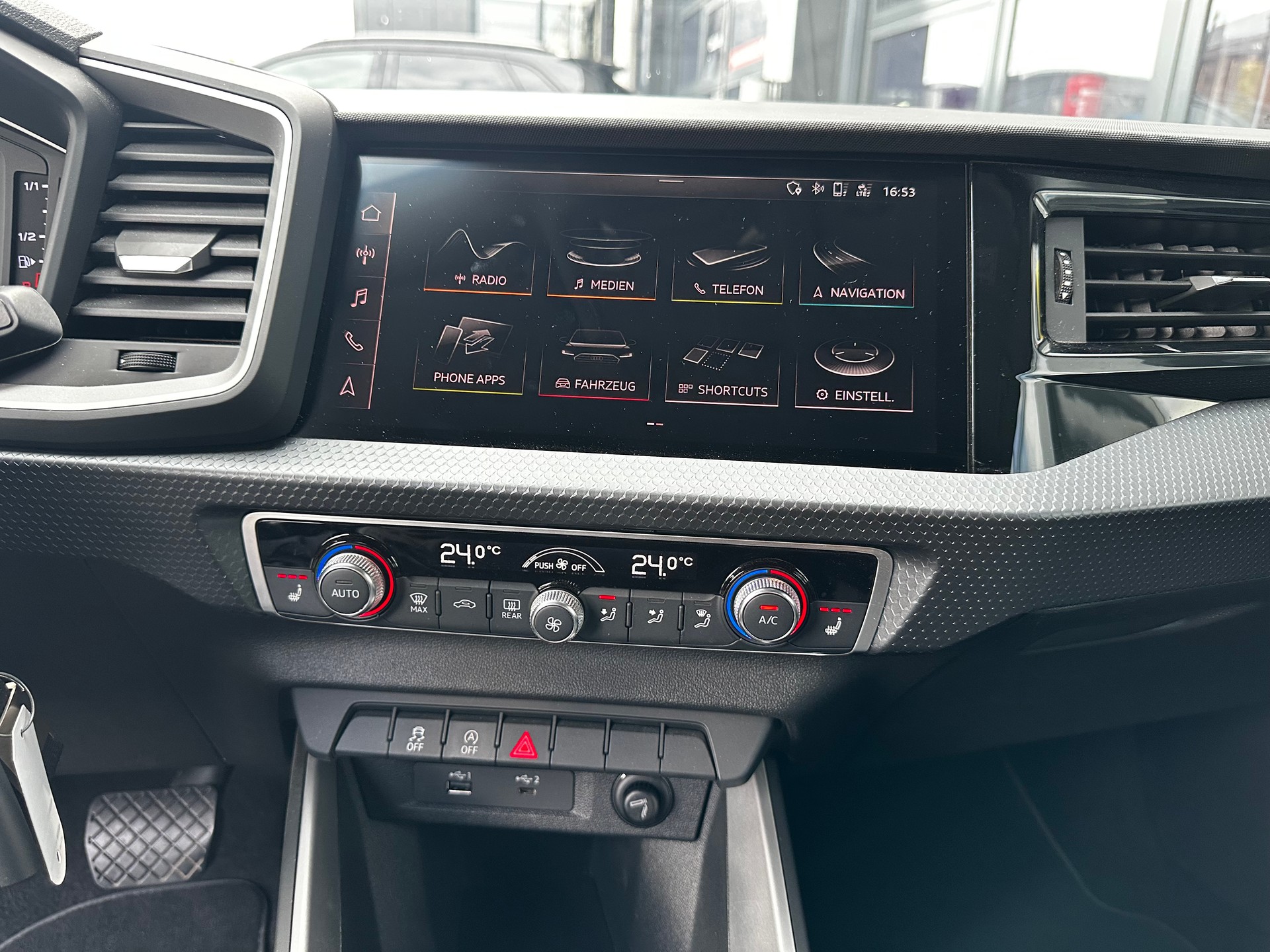 AUDI A1 Sportback 30 TFSI advanced S-tronic-image-10